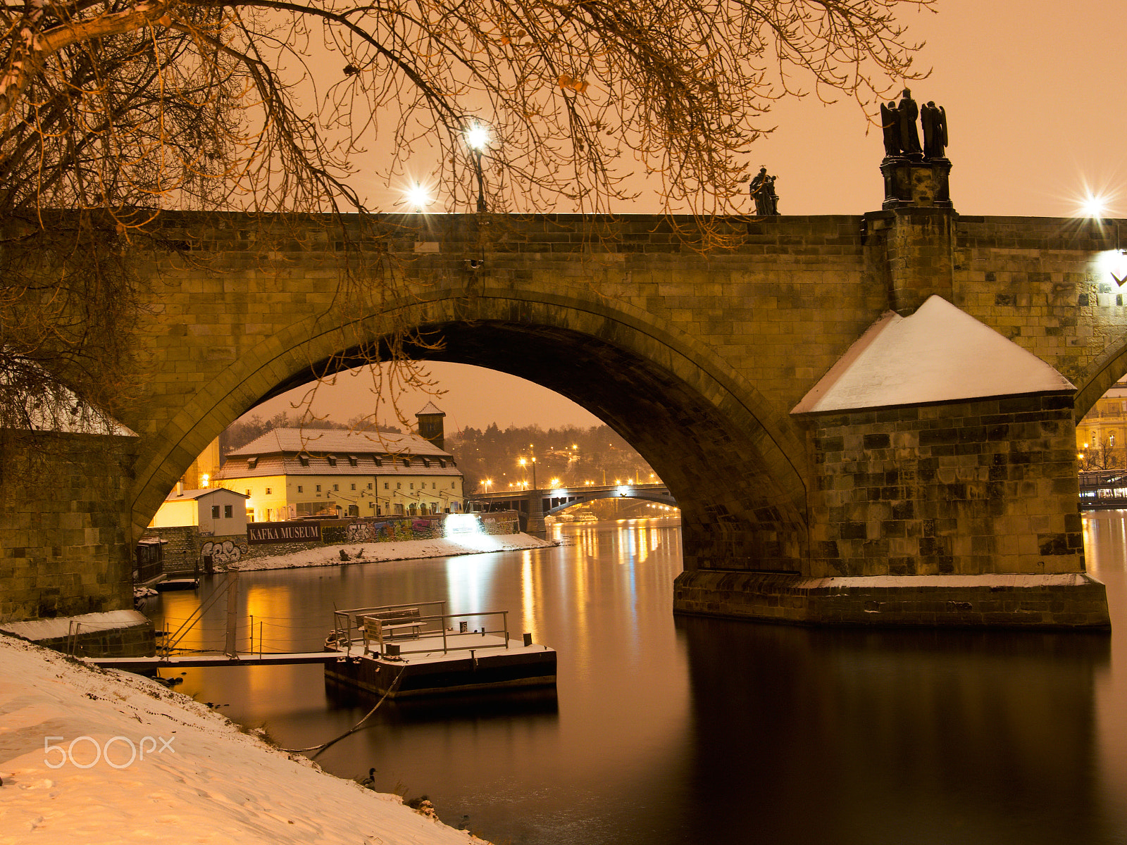 18.00 - 105.00 mm f/3.5 - 5.6 sample photo. Prague in snow photography