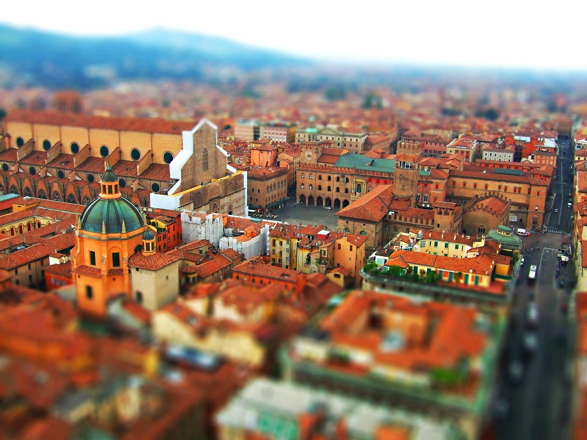 Fujifilm FinePix F40fd sample photo. Tiltshift bologna photography