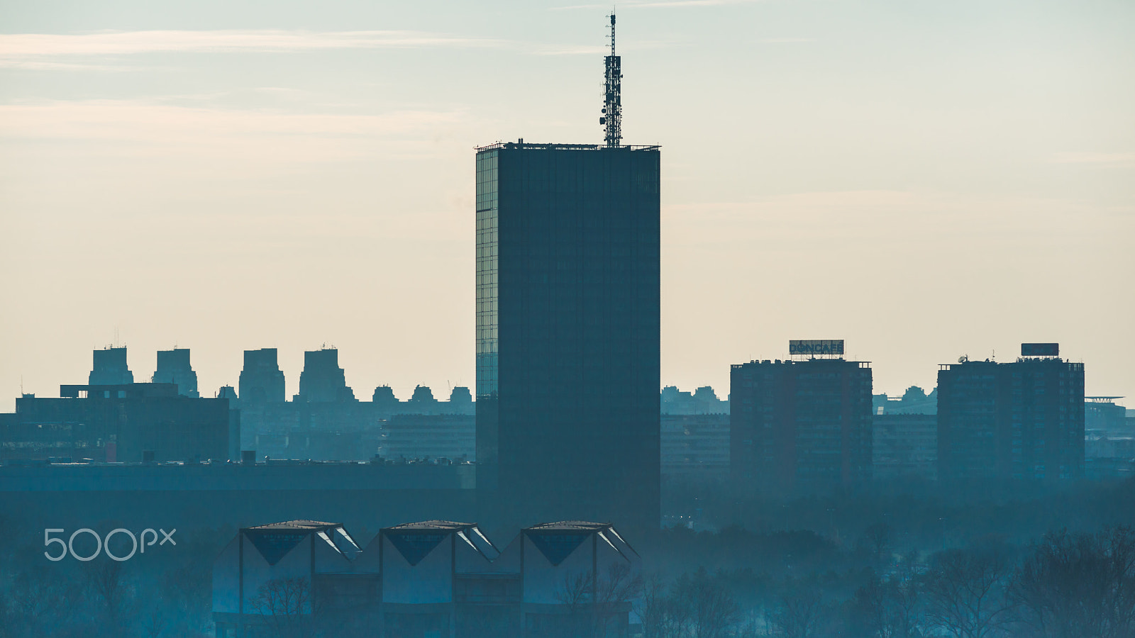 Minolta AF 80-200mm F2.8 HS-APO G sample photo. The contours of buildings photography