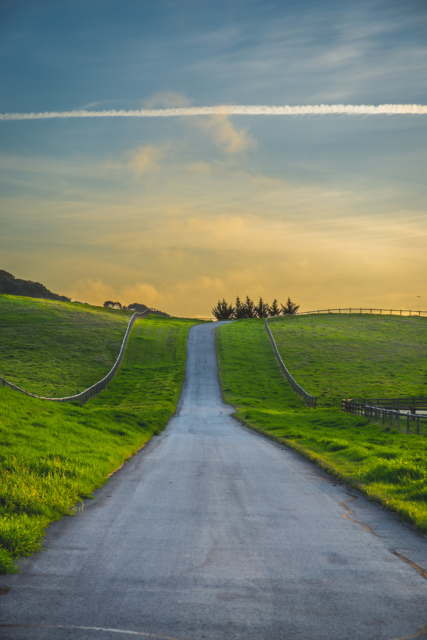 Nikon D610 + AF-S Zoom-Nikkor 24-85mm f/3.5-4.5G IF-ED sample photo. Road to the sky photography