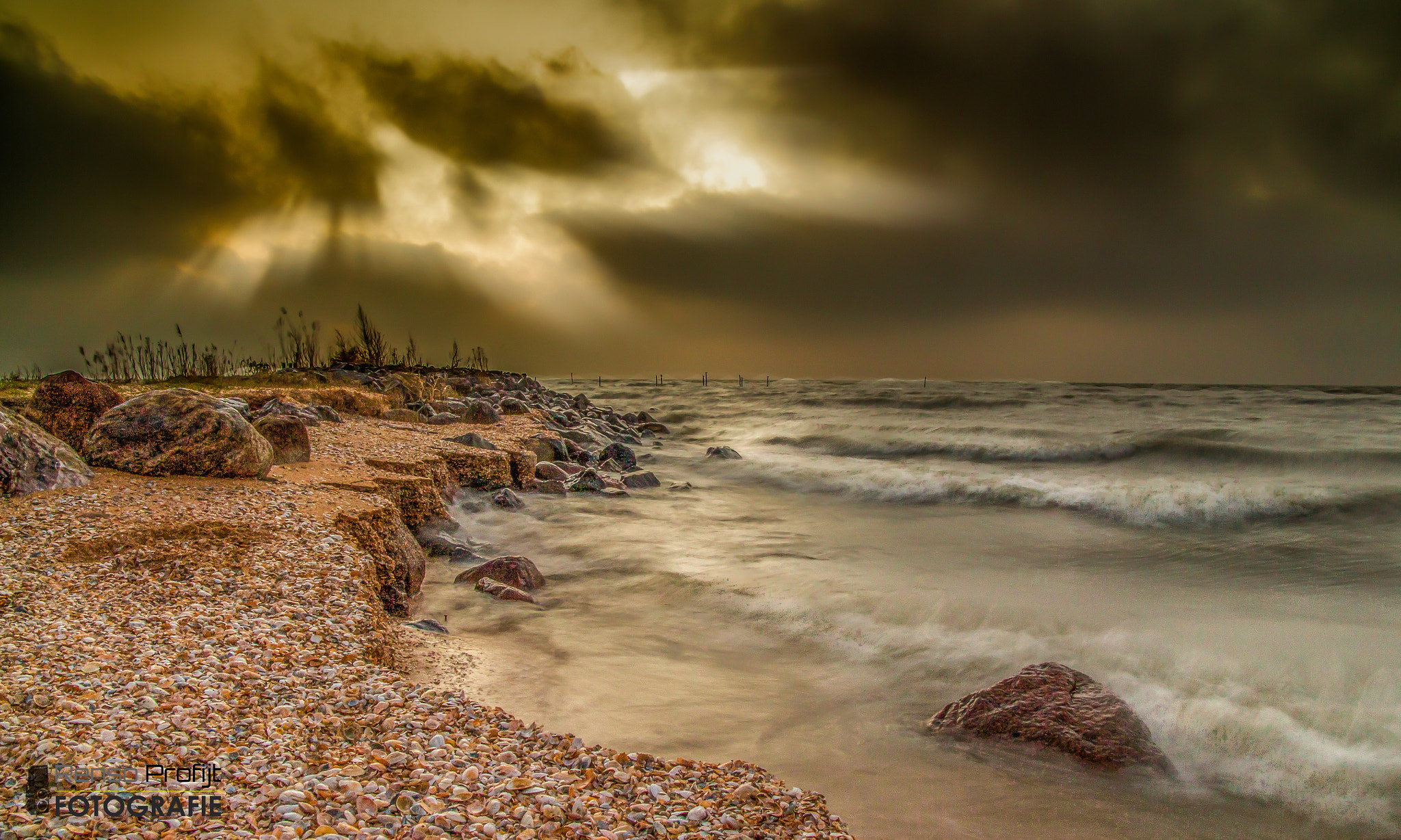 Sigma 17-70mm F2.8-4 DC Macro OS HSM sample photo. Sunrise at the coast photography