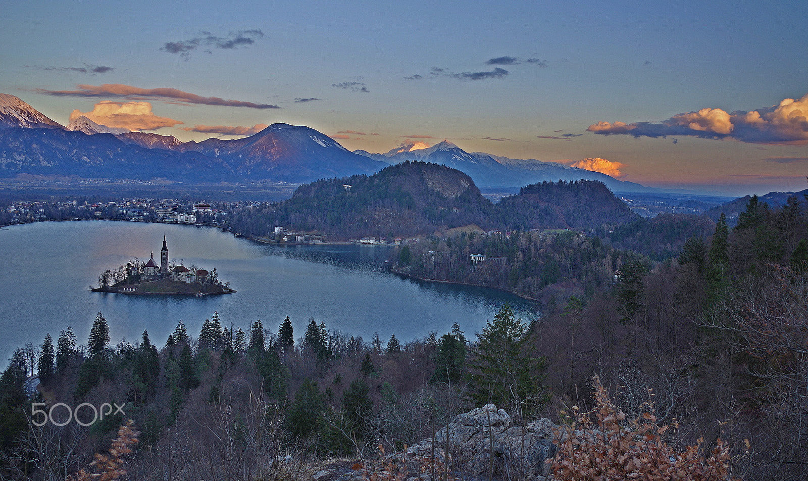 Pentax smc DA 18-55mm F3.5-5.6 AL sample photo. Bled hdr photography