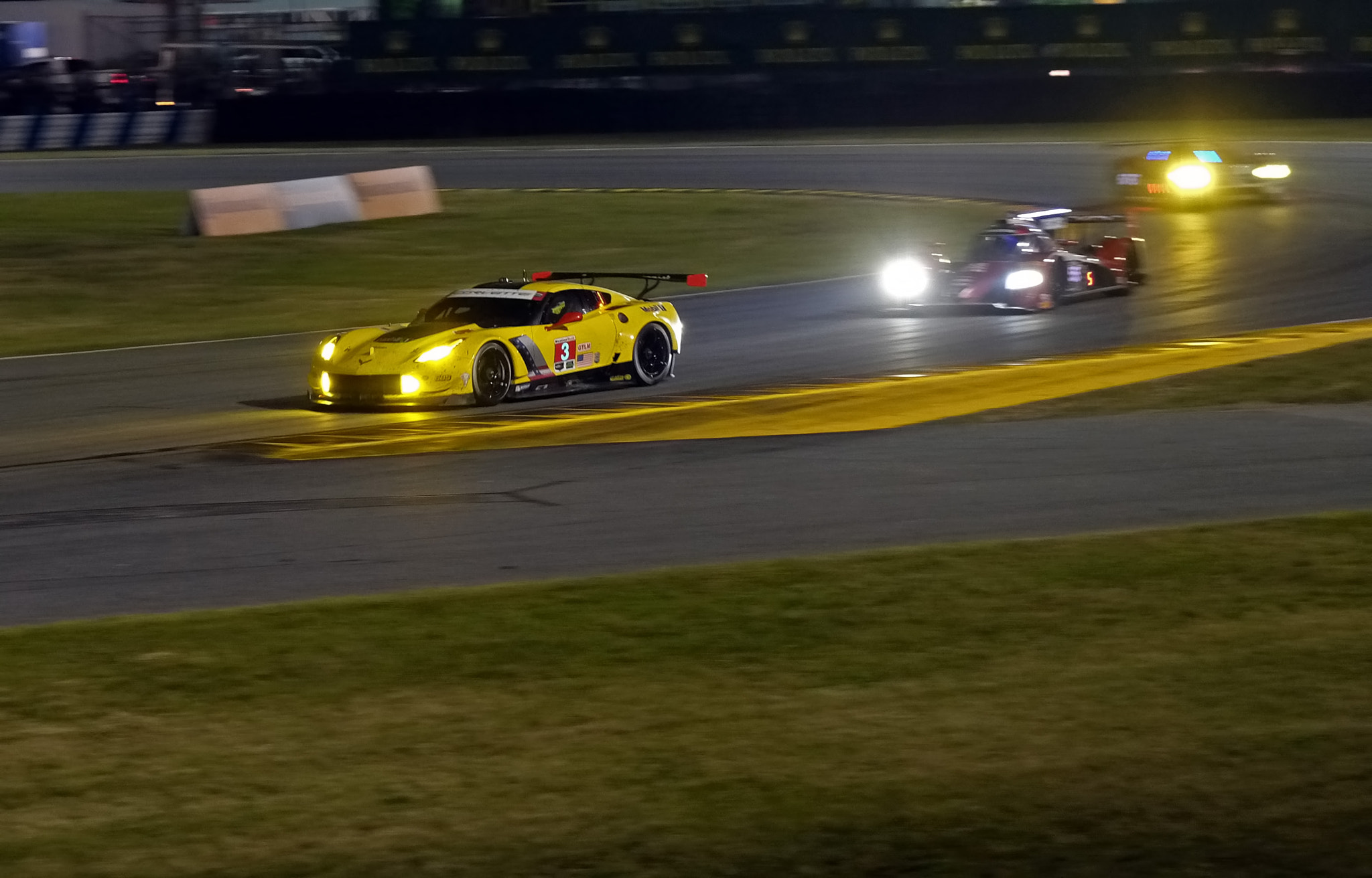 Fujifilm X-E2 + Fujifilm XF 50-140mm F2.8 R LM OIS WR sample photo. 24 hours of daytona photography
