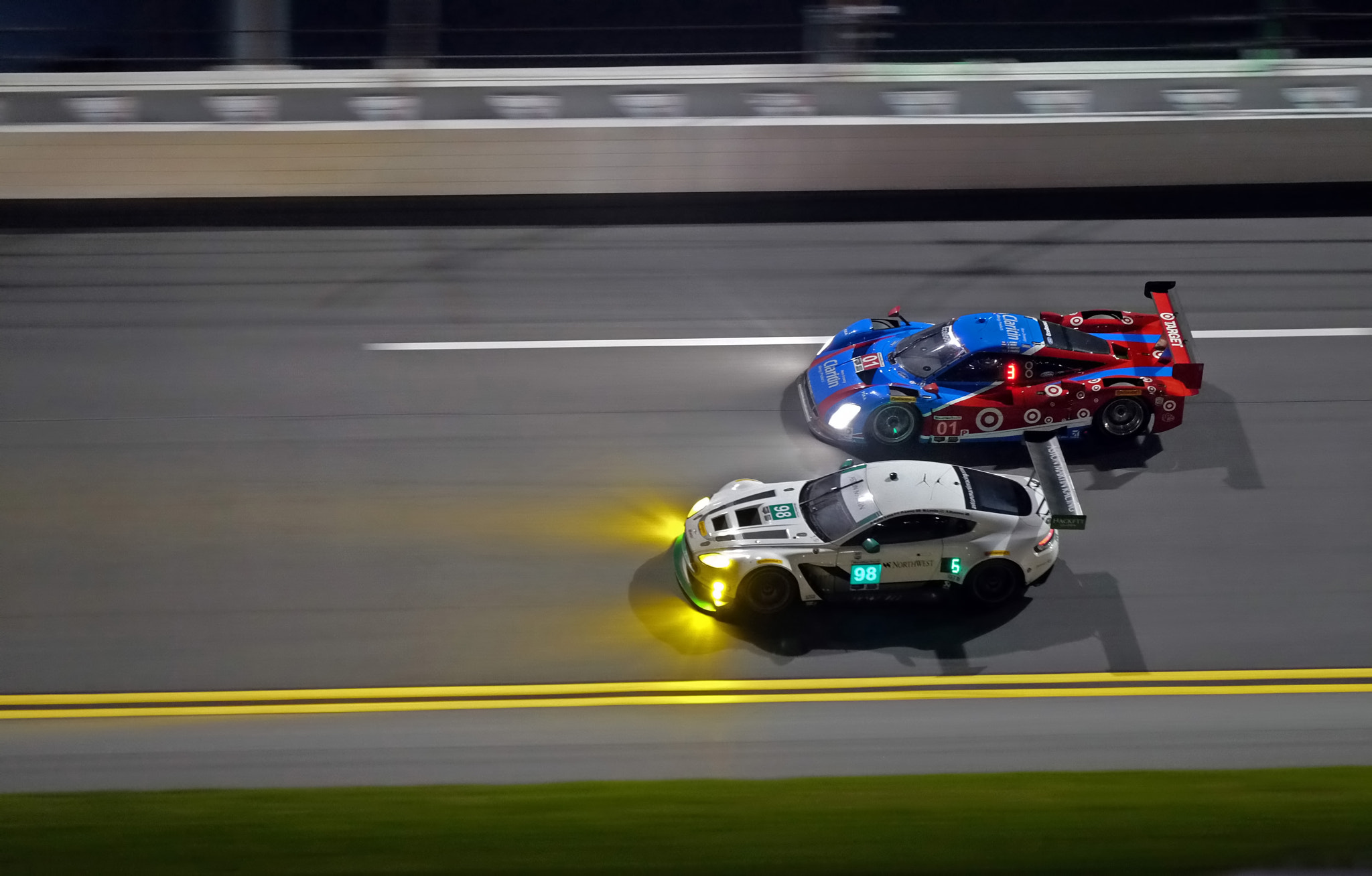 Fujifilm X-E2 + Fujifilm XF 50-140mm F2.8 R LM OIS WR sample photo. 24 hours of daytona photography
