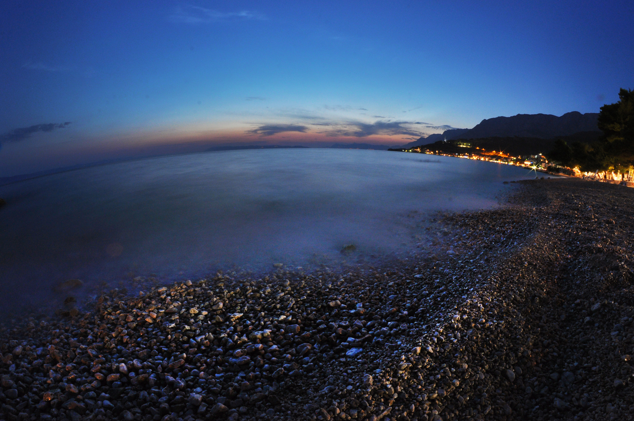 Nikon D90 + Samyang 8mm F3.5 Aspherical IF MC Fisheye sample photo. Untitled photography