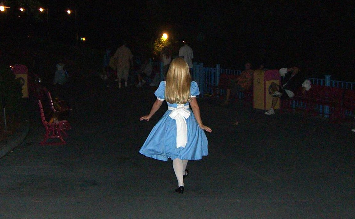 CASIO EX-S500 sample photo. Alice in wonderland -- toon town / magic kingdom photography