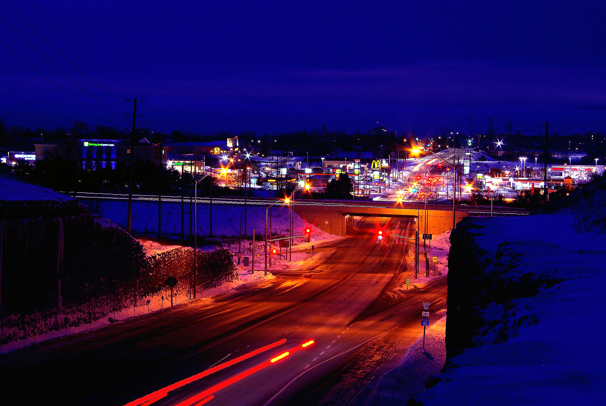 Pentax K10D sample photo. Division street approach into kingston photography
