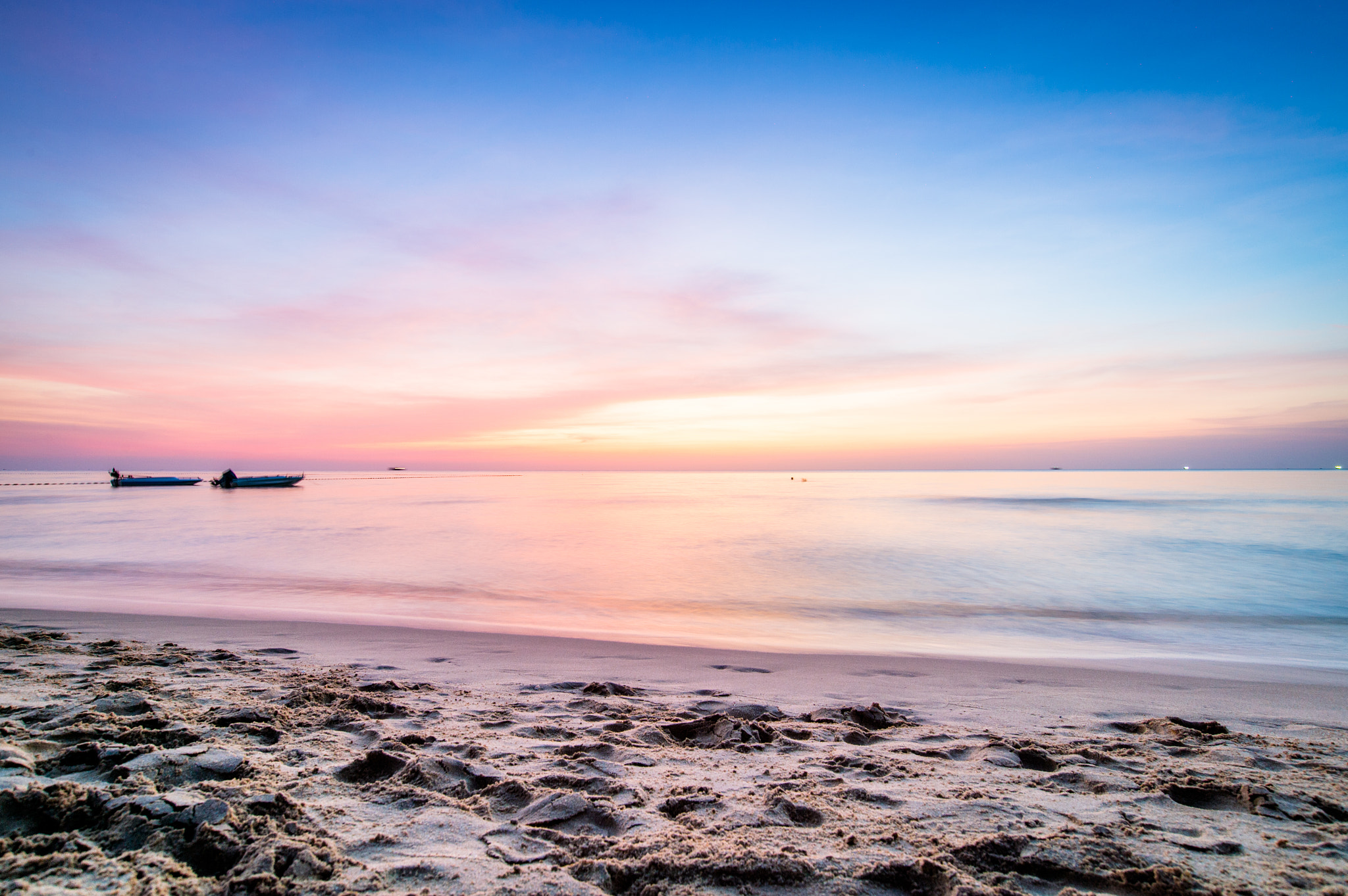 Nikon AF-S Nikkor 18-35mm F3.5-4.5G ED sample photo. Sunset at phu quoc photography