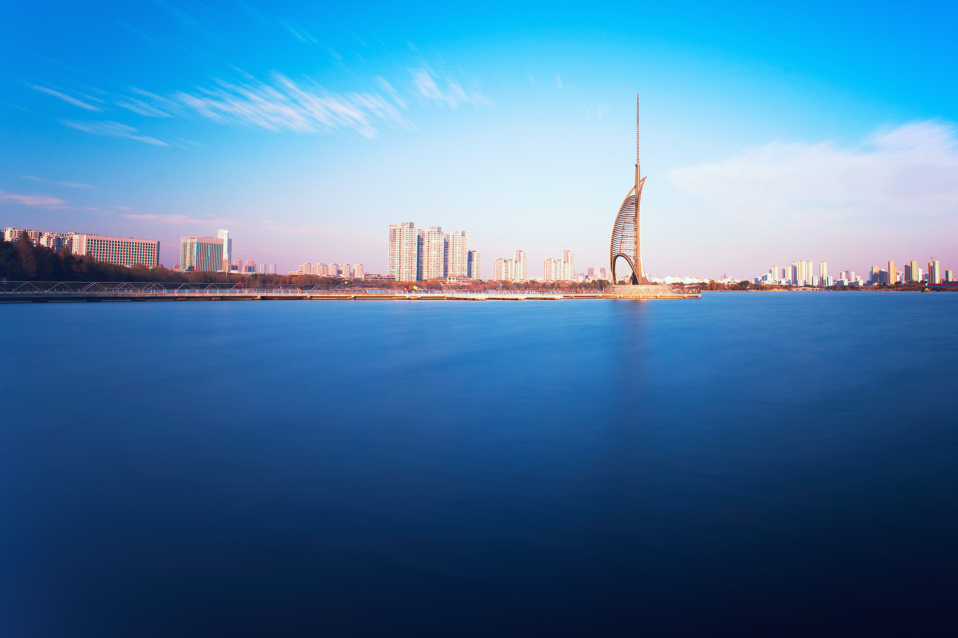 Sony Alpha DSLR-A900 + Sony 20mm F2.8 sample photo. Tower in the lake photography