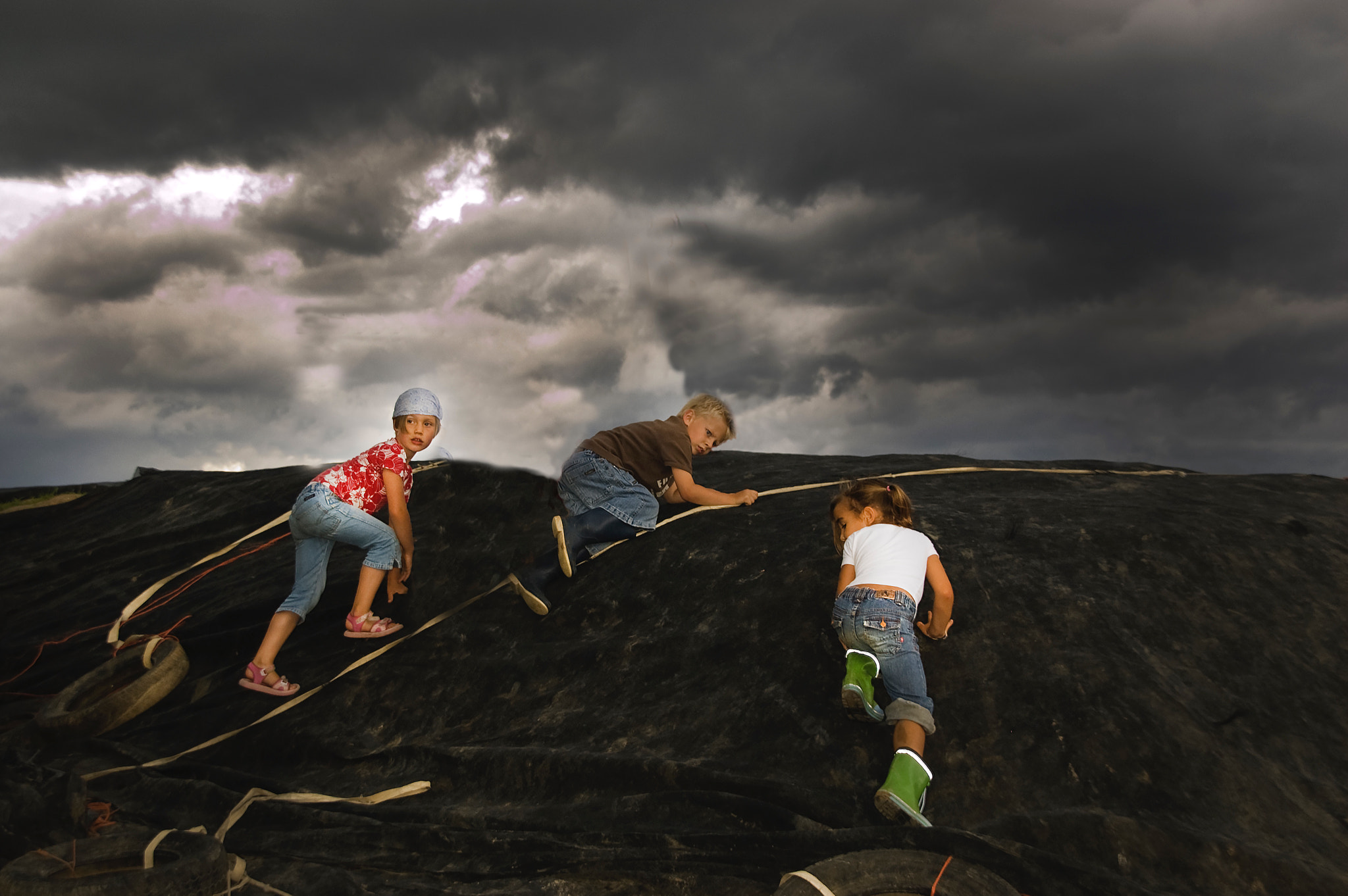 Nikon D50 + Sigma 18-200mm F3.5-6.3 DC sample photo. Fearful climbing photography