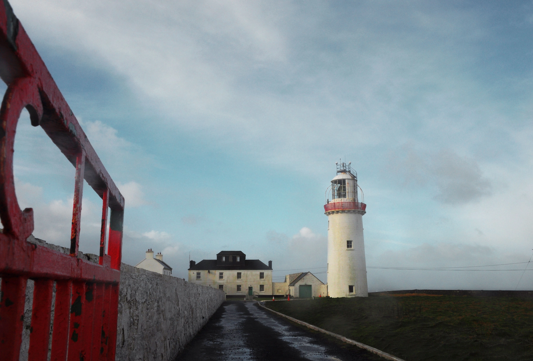 Nikon D90 + Sigma 18-50mm F2.8-4.5 DC OS HSM sample photo. Loop head lighthouse photography