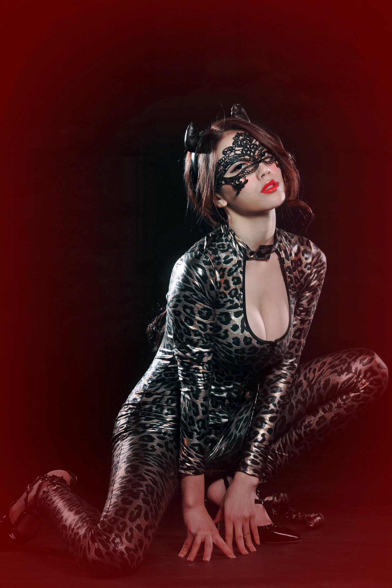 Nikon D90 + Sigma 85mm F1.4 EX DG HSM sample photo. Catwoman photography