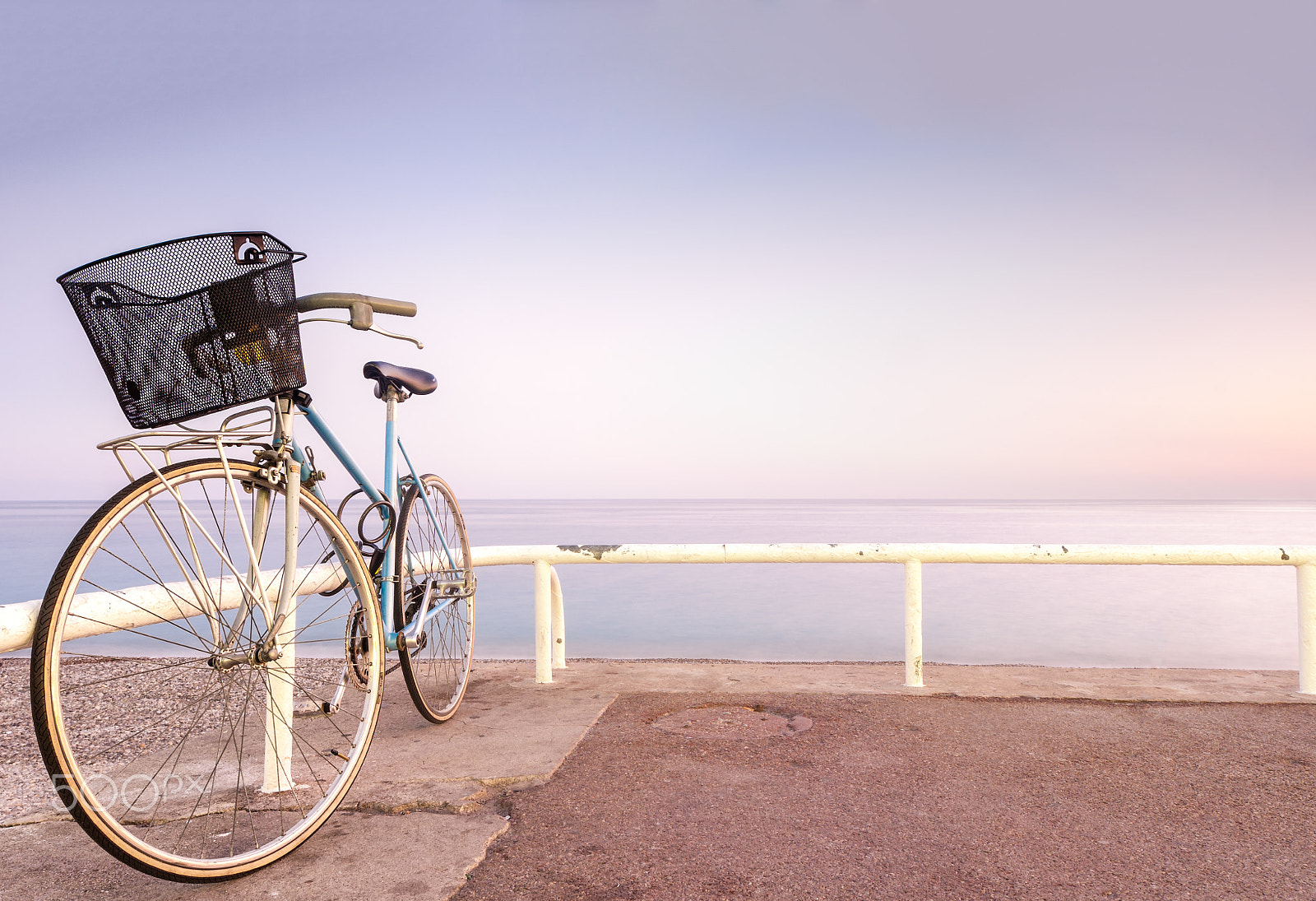 Nikon AF-S Nikkor 16-35mm F4G ED VR sample photo. Old bicycle at sea side. photography