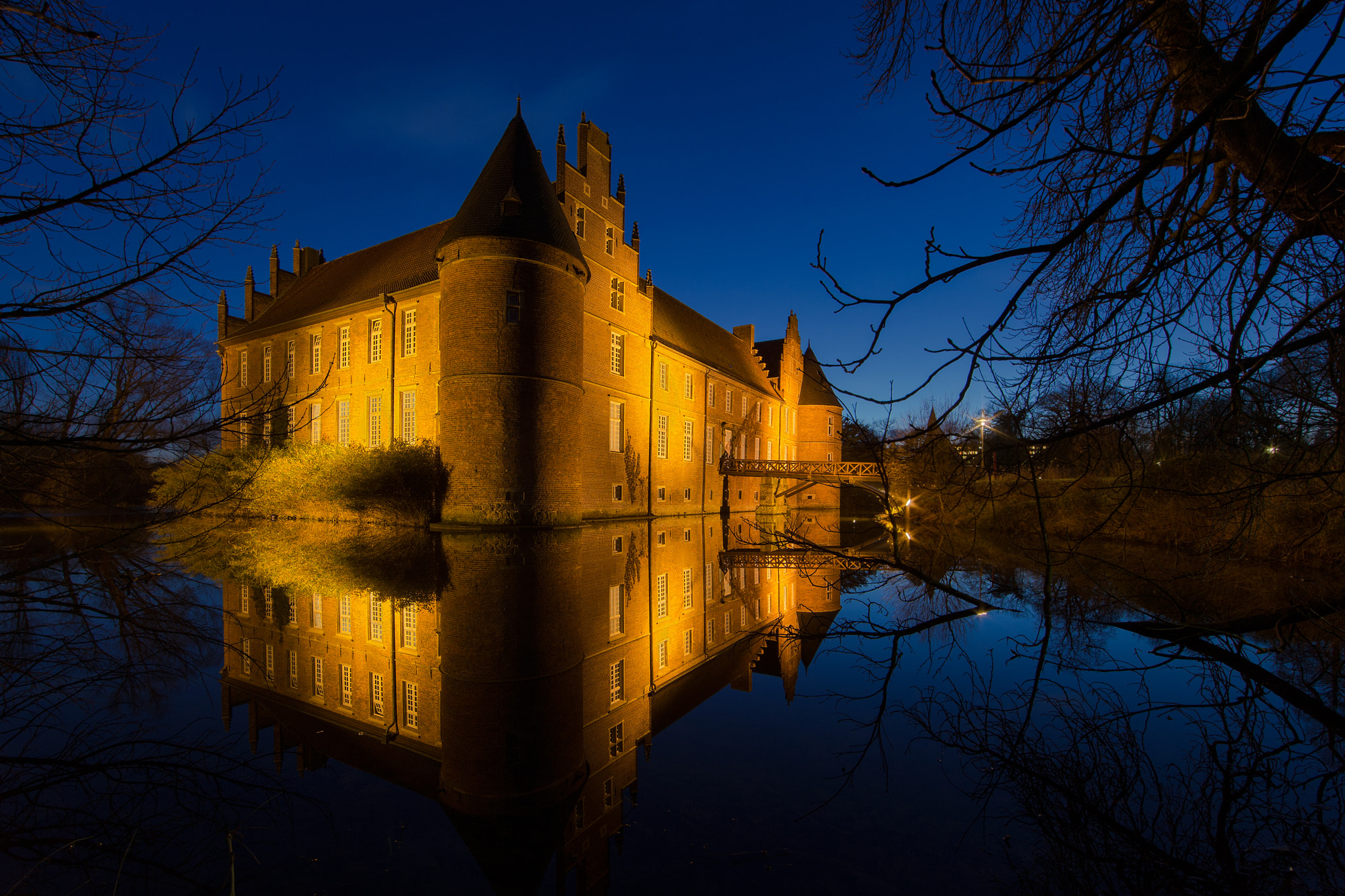 Canon EF 14mm F2.8L II USM sample photo. Wasserschloss herten photography