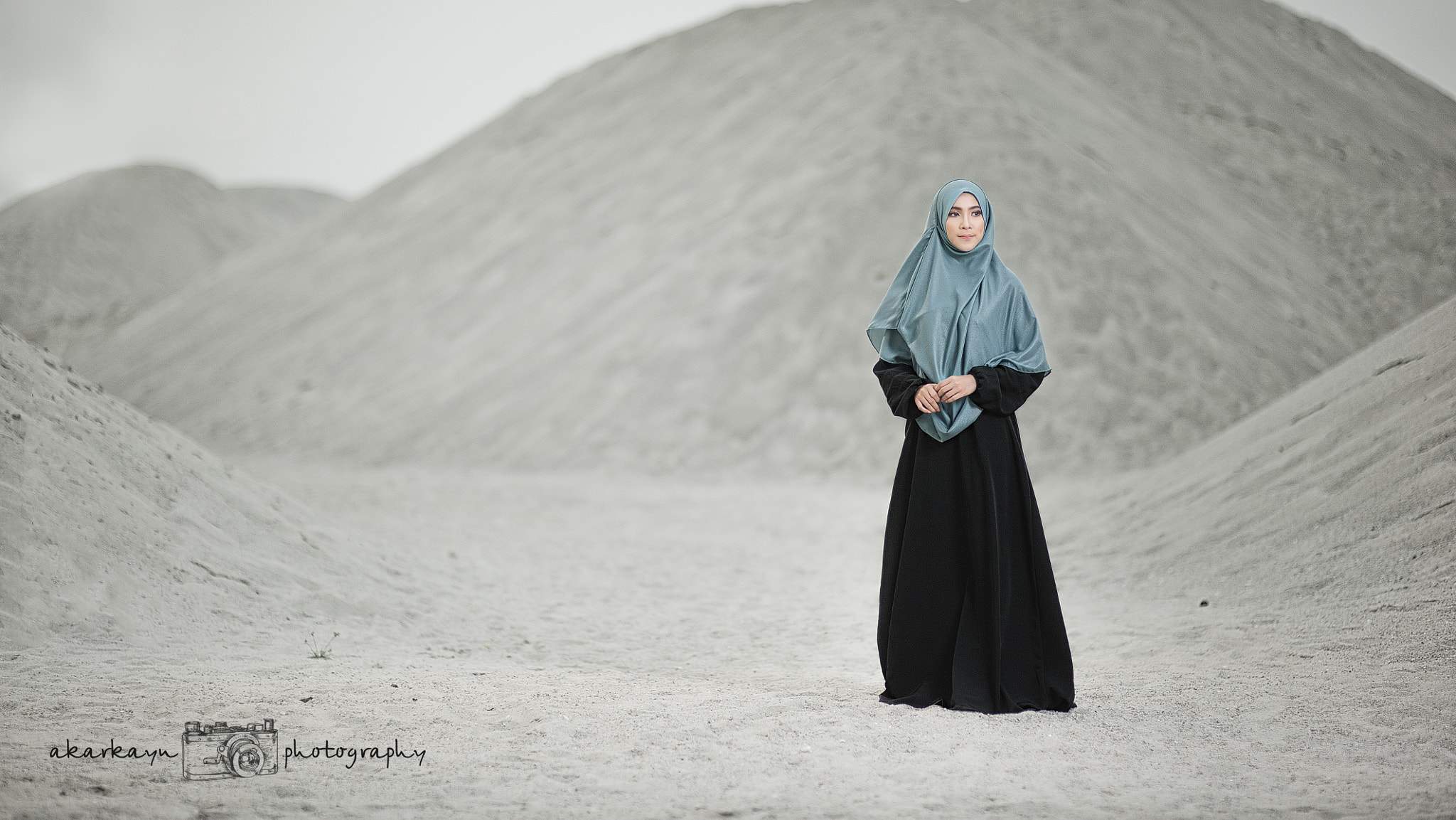 Nikon D3 + Sigma 85mm F1.4 EX DG HSM sample photo. Hijab girl photography