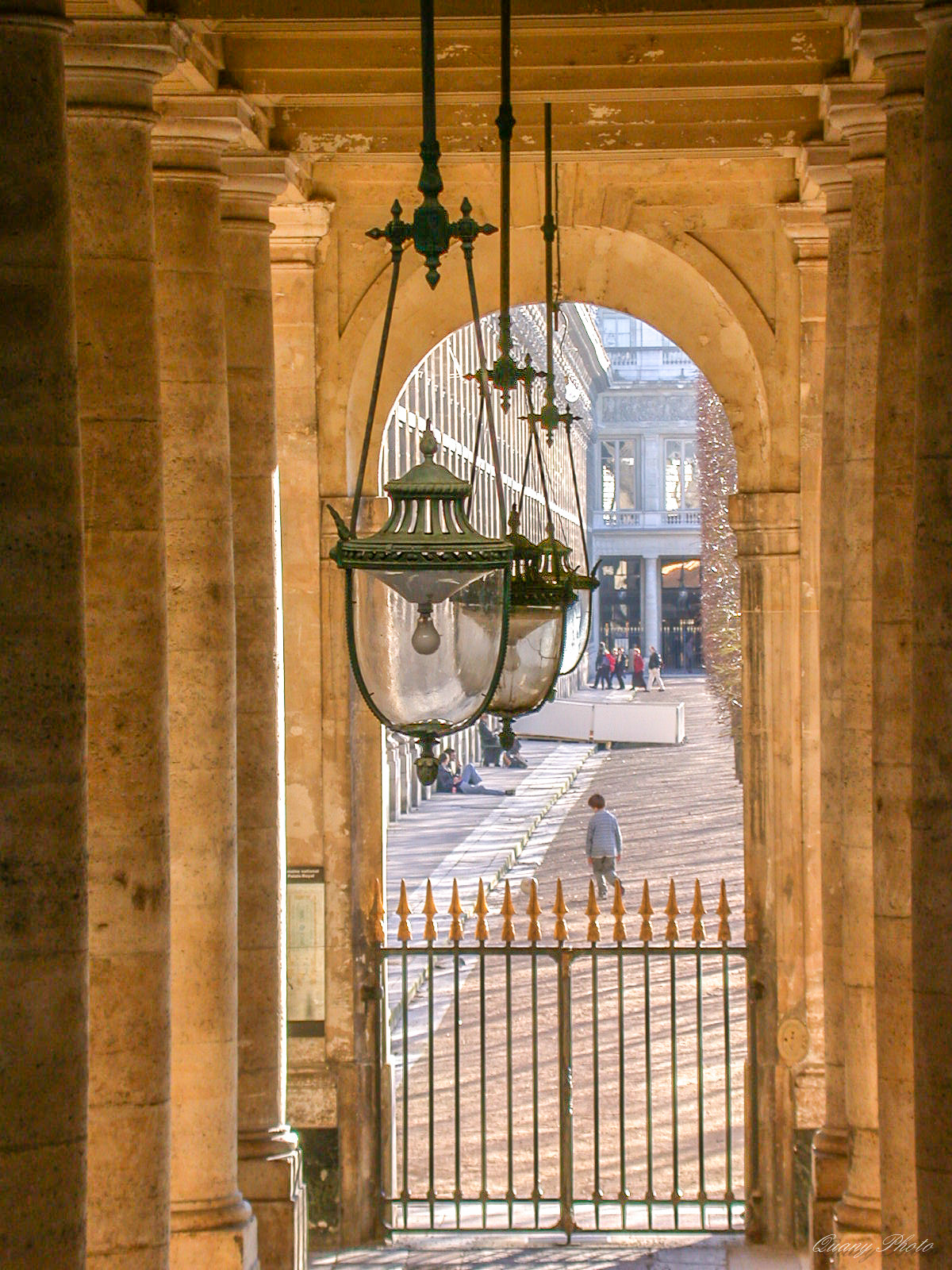 Nikon E995 sample photo. Jardin du palais royal photography