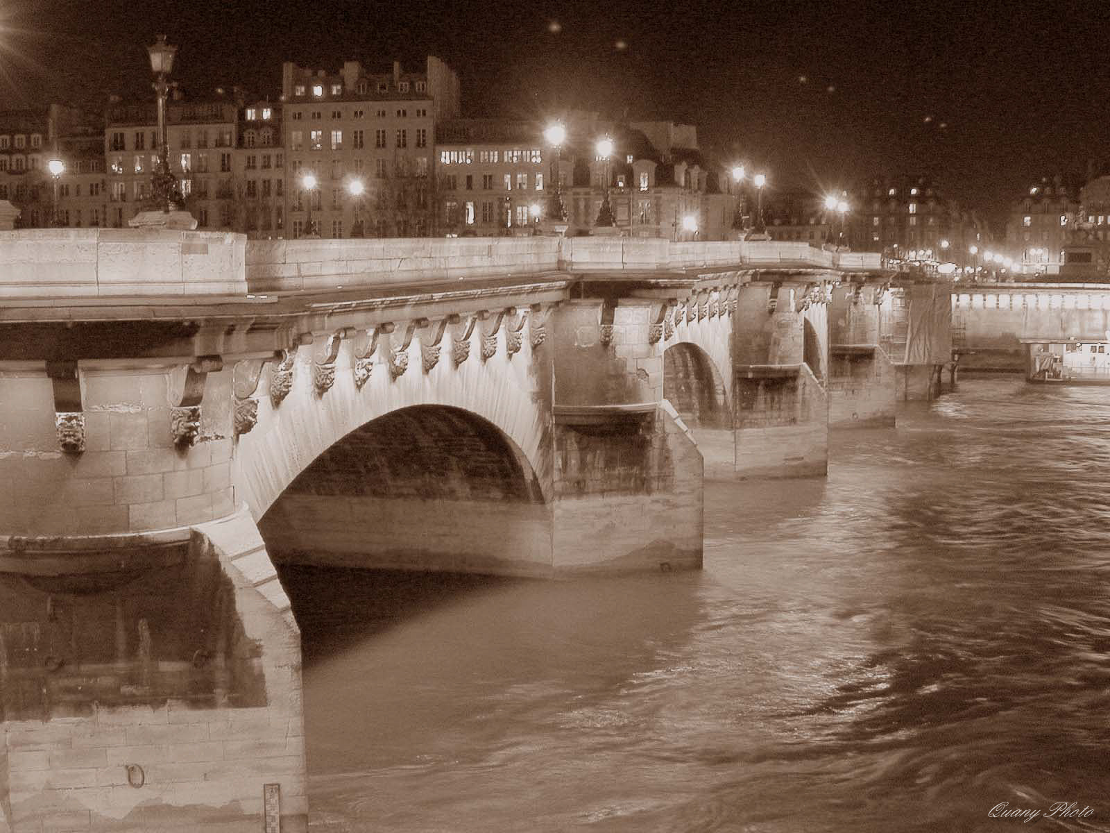 Nikon E995 sample photo. Pont neuf photography