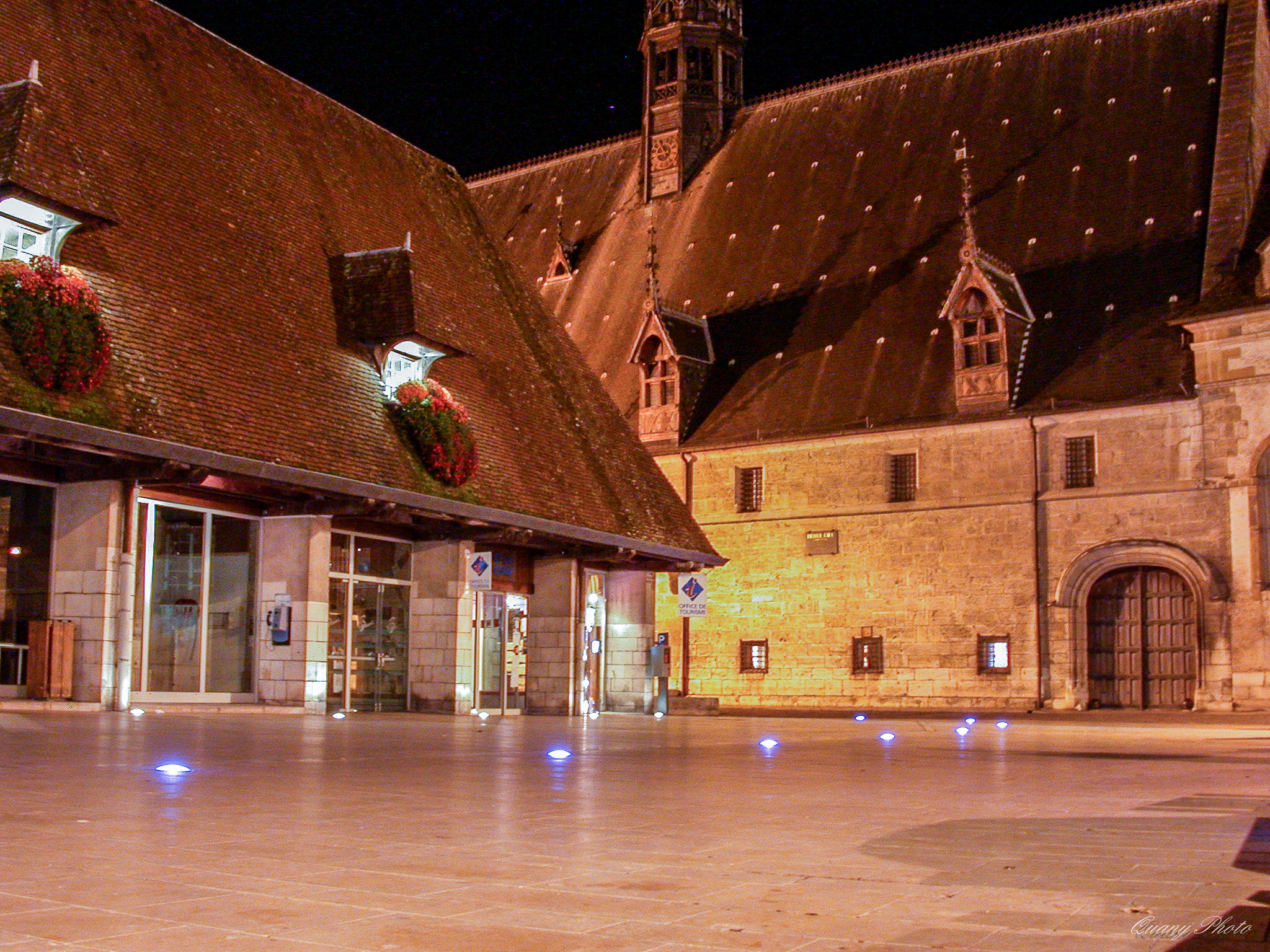 Nikon E995 sample photo. Hospice de beaune photography