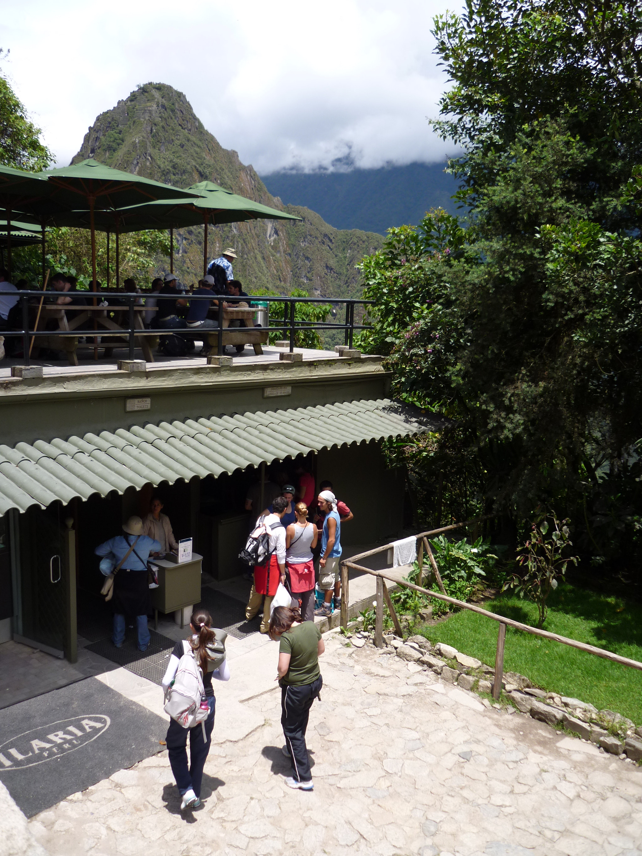 Panasonic DMC-FS12 sample photo. Entrada parque machu picchu photography