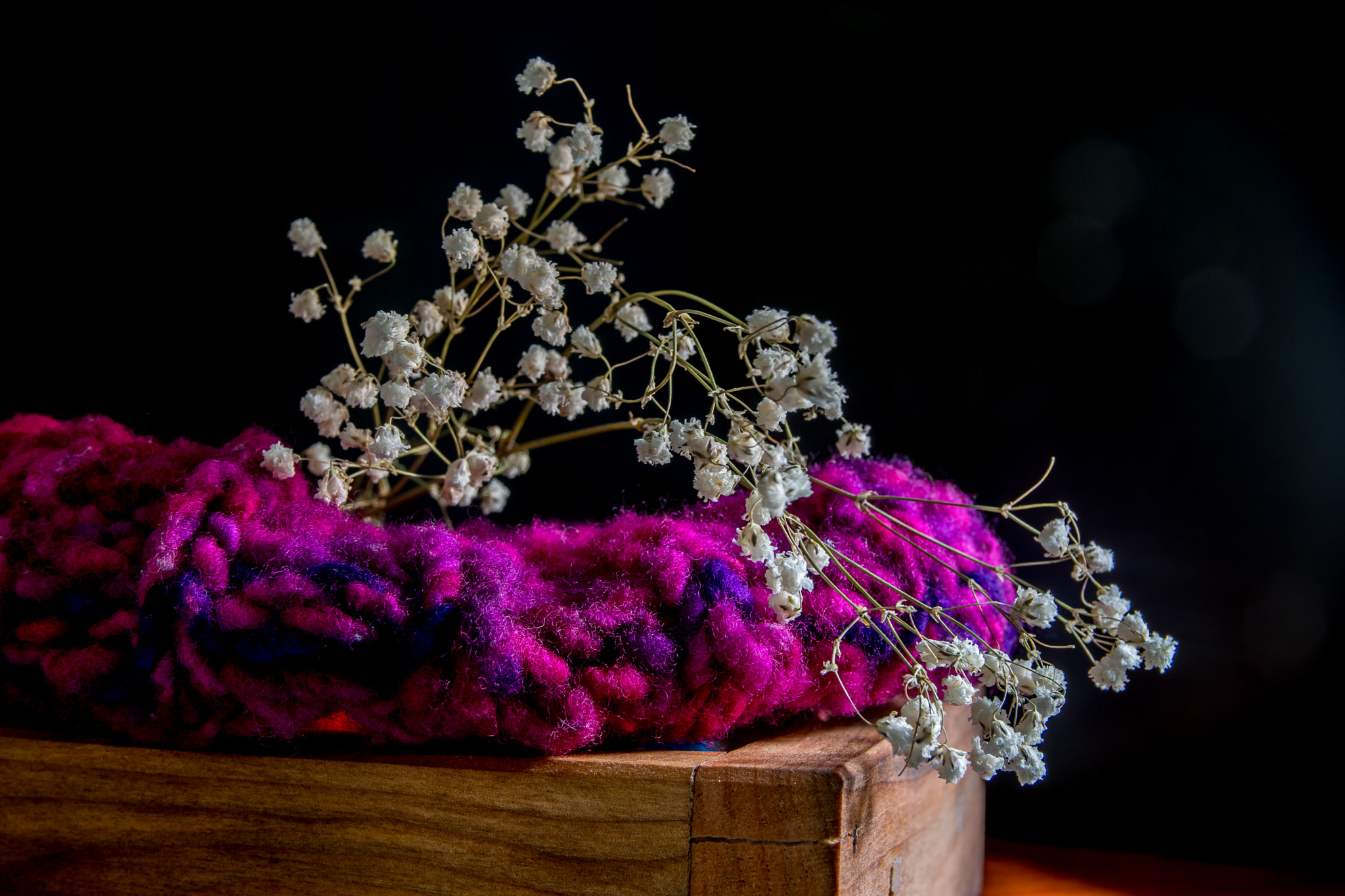 Sigma 17-70mm F2.8-4 DC Macro OS HSM | C sample photo. Ilusiones en lana y madera photography