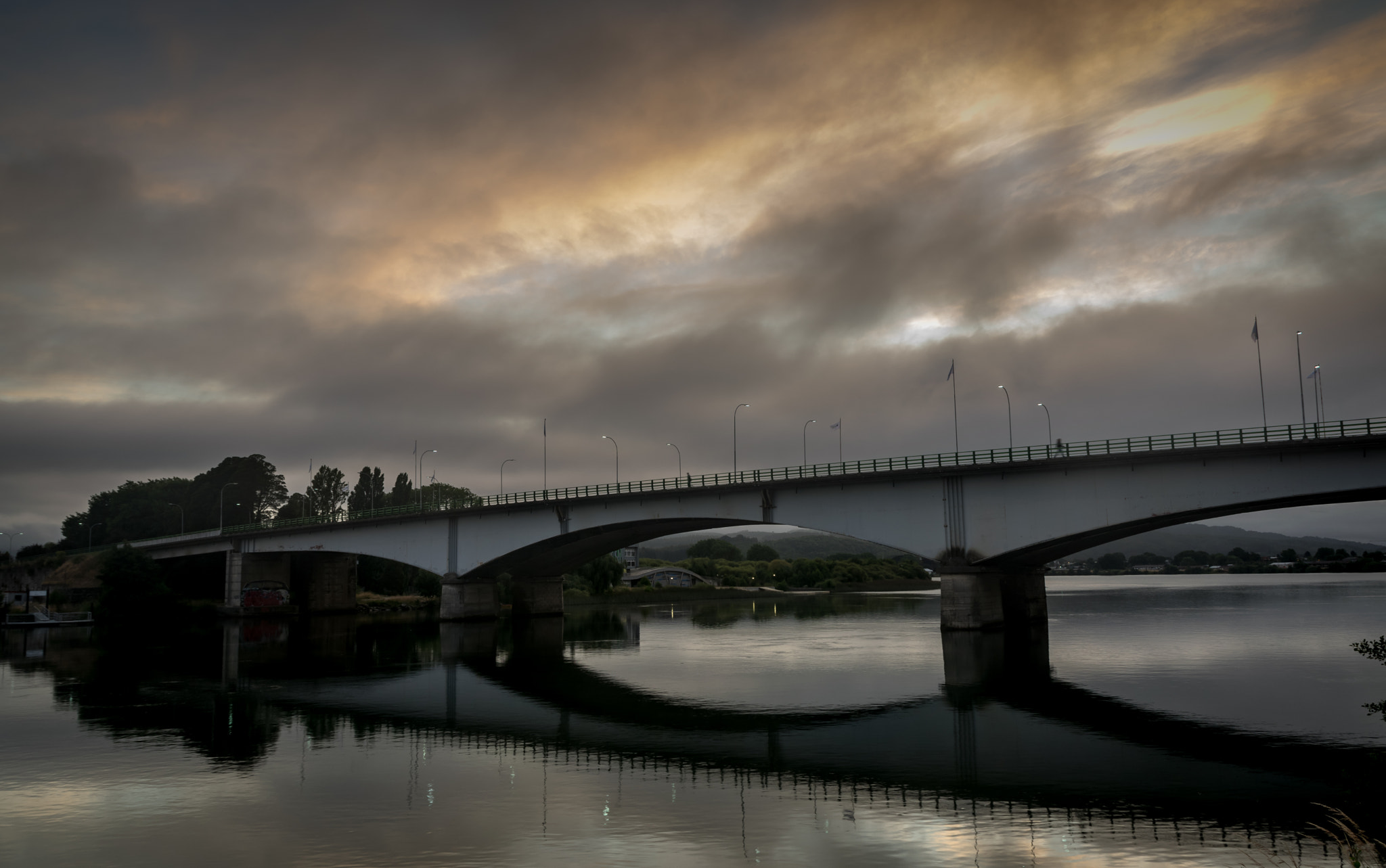 Sigma 17-70mm F2.8-4 DC Macro OS HSM | C sample photo. Puente rio calle calle al amanecer photography