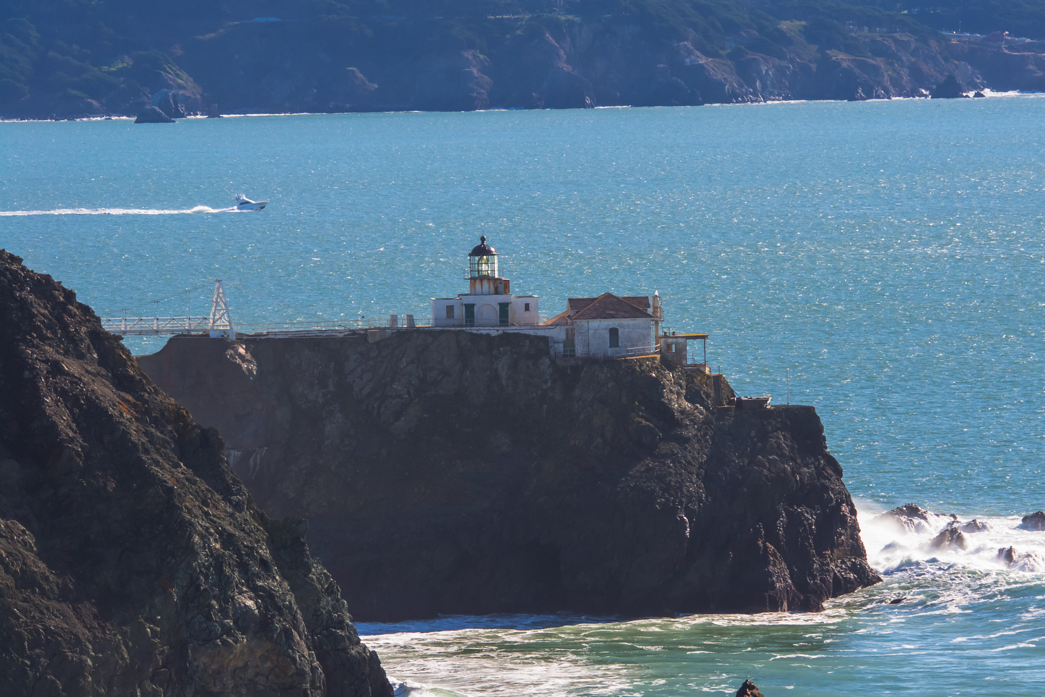 Sigma 150-500mm F5-6.3 DG OS HSM sample photo. Point bonita lighthouse - a distant view photography