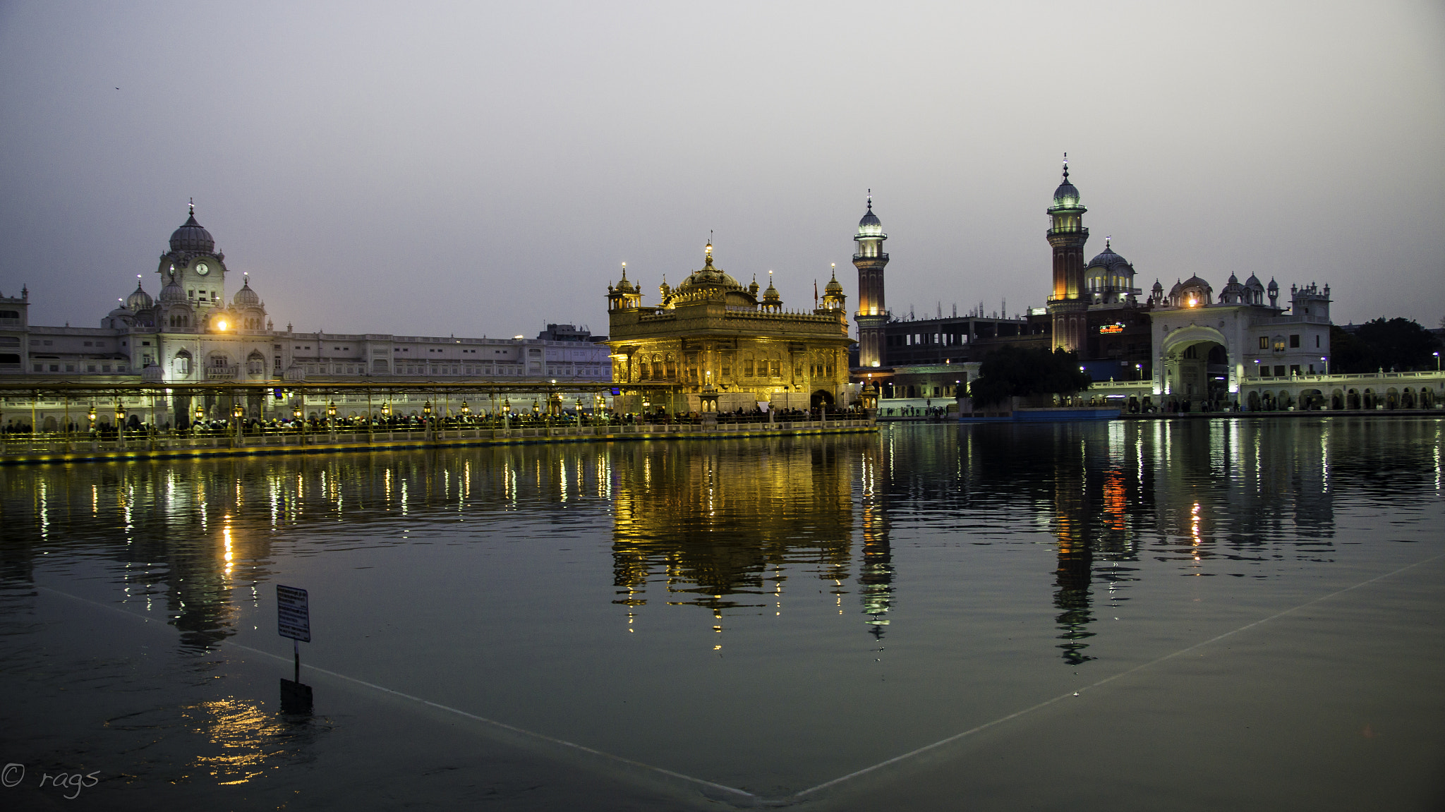 Sony SLT-A55 (SLT-A55V) + Sony DT 16-50mm F2.8 SSM sample photo. The golden temple photography