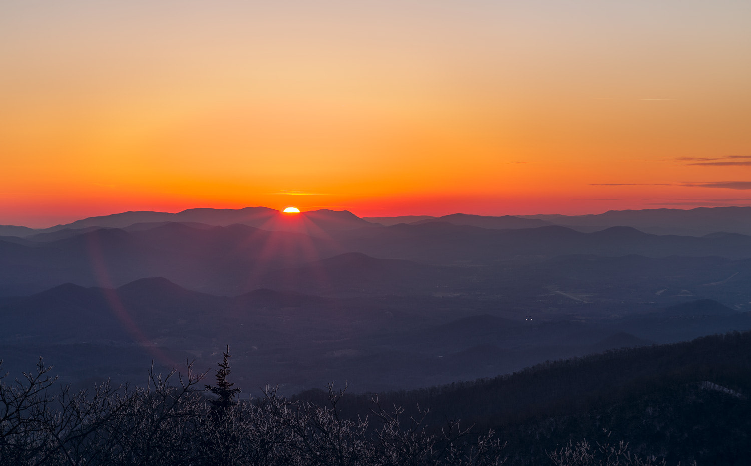 Nikon D600 + AF Nikkor 70-210mm f/4-5.6D sample photo. Brasstown bald sunstar photography