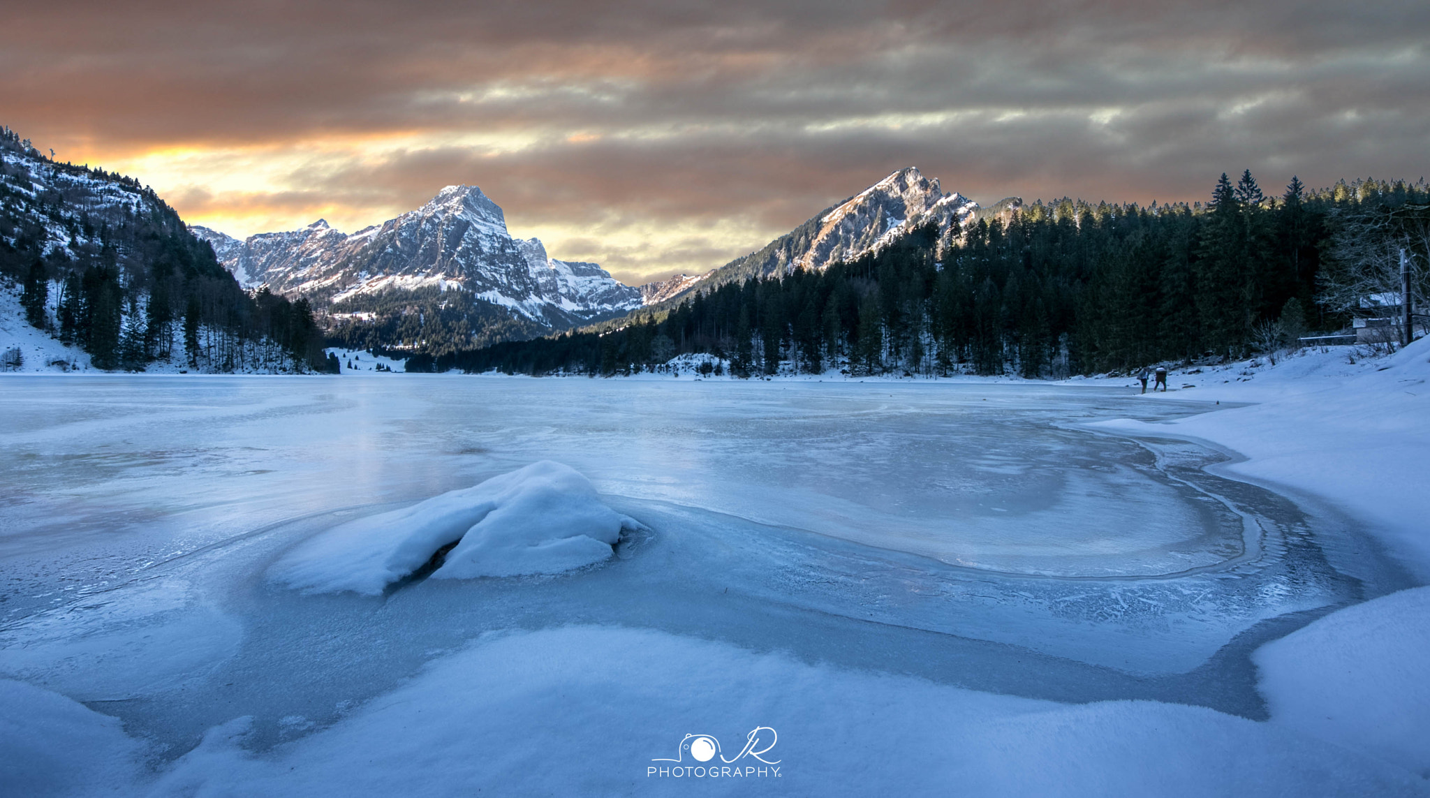 Sigma 8-16mm F4.5-5.6 DC HSM sample photo. Fire &amp; ice photography