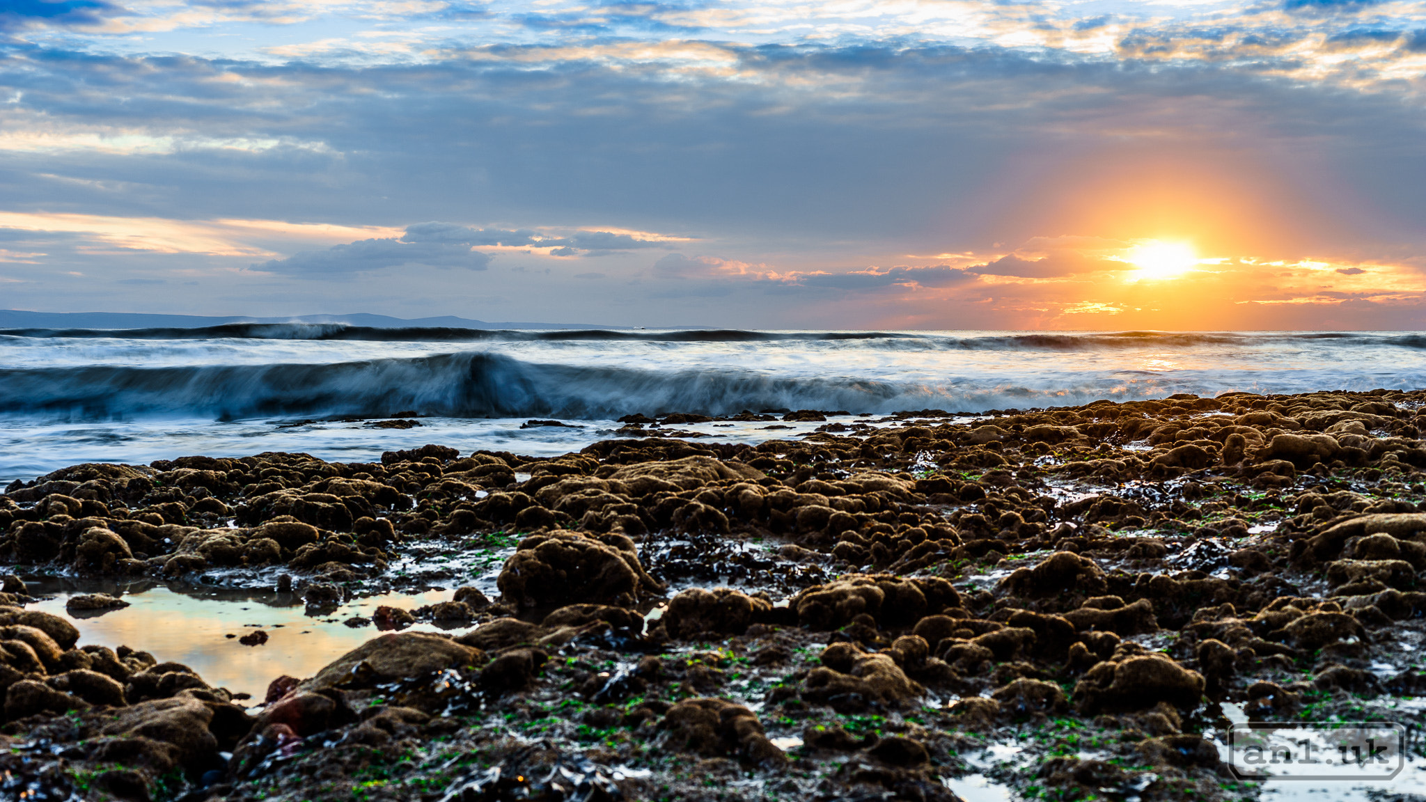 Sony a7 + Minolta AF 50mm F1.4 [New] sample photo. Wavey sunset at southerndown photography