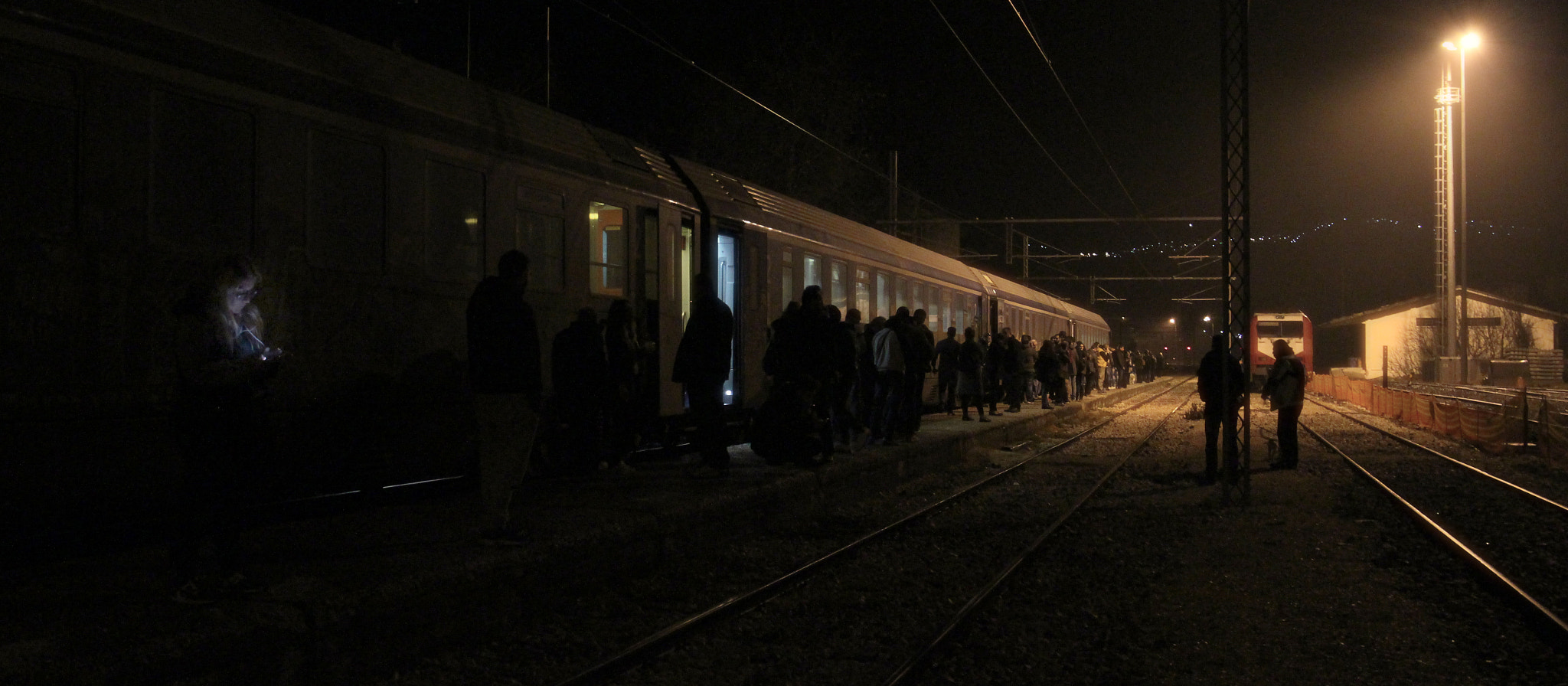 Canon EF 24-105mm F3.5-5.6 IS STM sample photo. Train stop at domokos for engine change photography