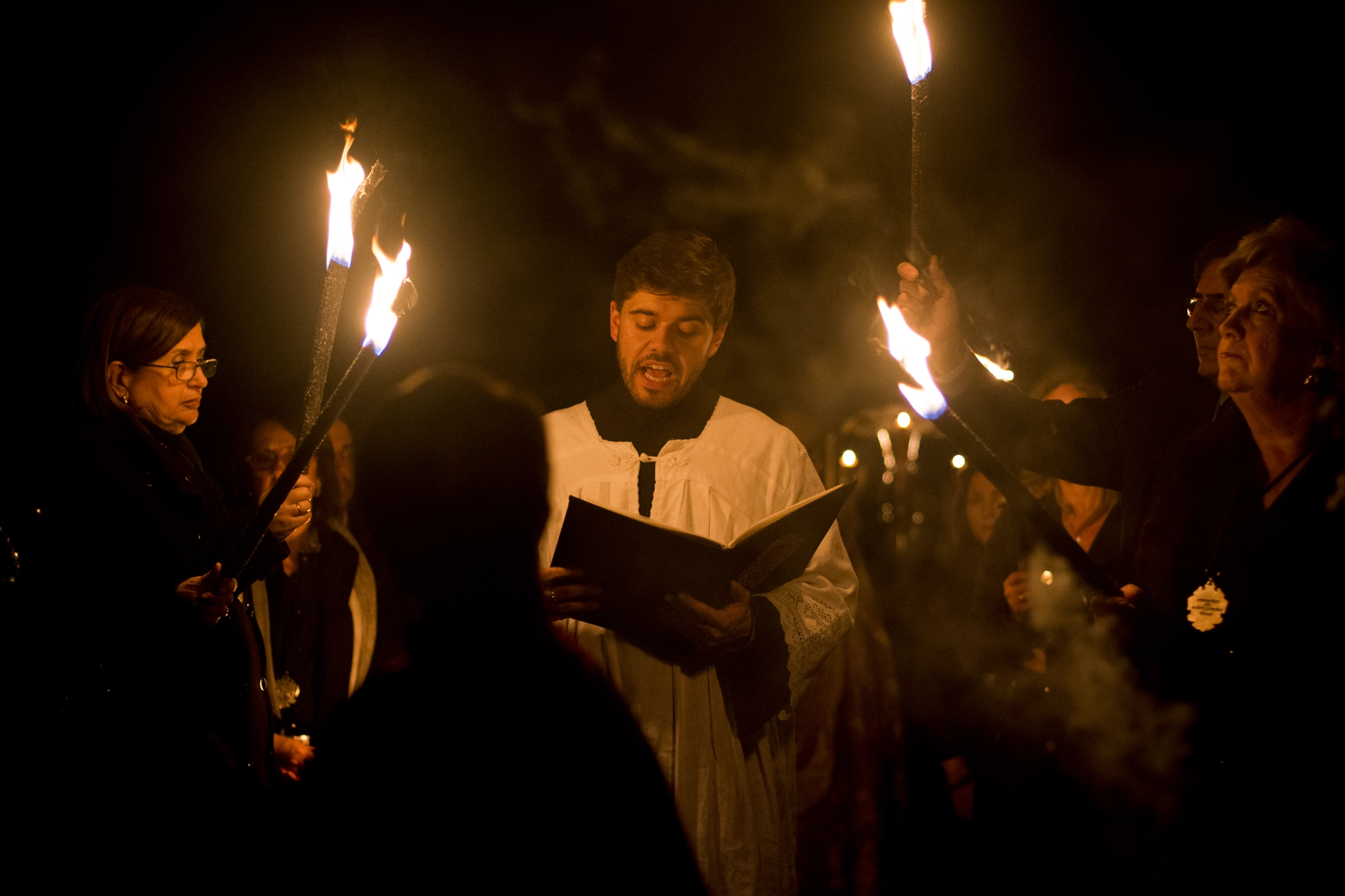 Nikon D7100 + AF Nikkor 50mm f/1.4 sample photo. Vía crucis de antorchas photography