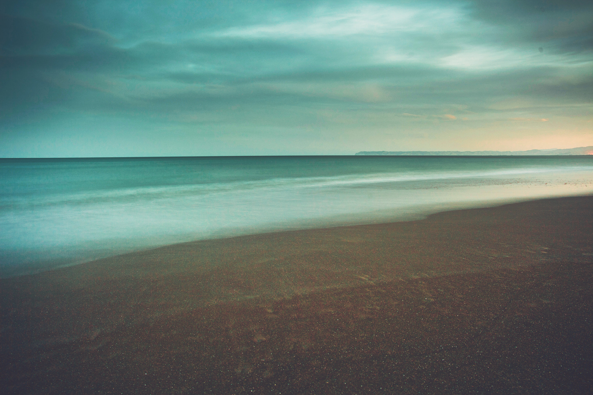 Voigtlander Color Skopar 20mm f/3.5 SLII Aspherical sample photo. Green sea beach photography