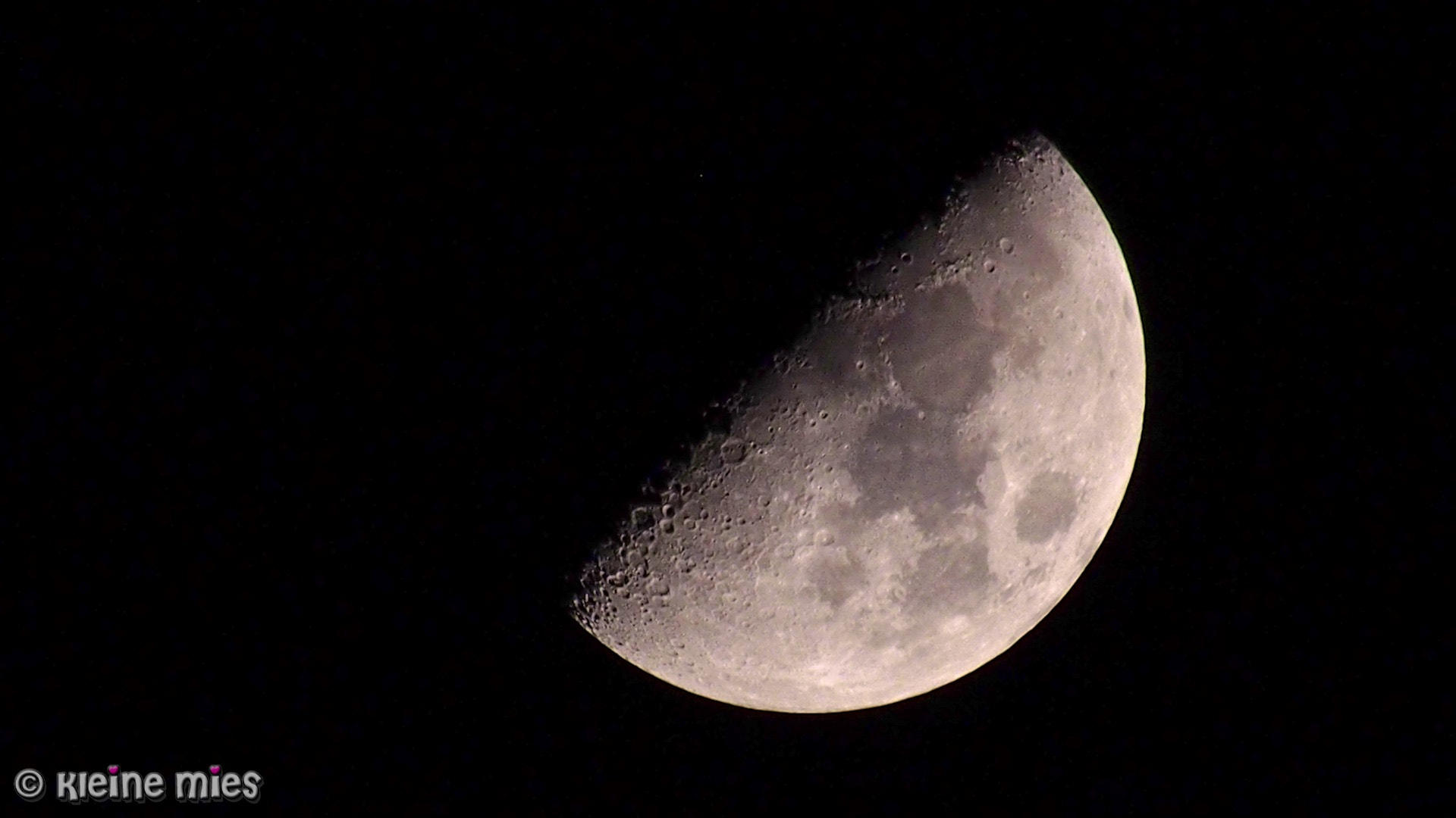 Olympus OM-D E-M5 sample photo. Dark side of the moon photography