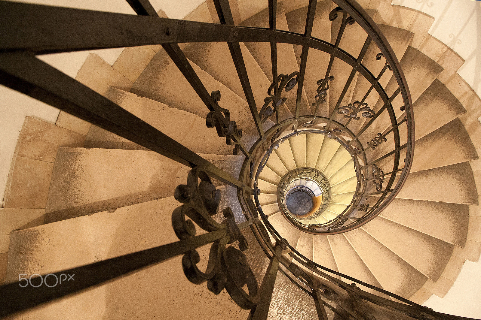 Canon EF-S 10-18mm F4.5–5.6 IS STM sample photo. Steps of st.stephen's photography