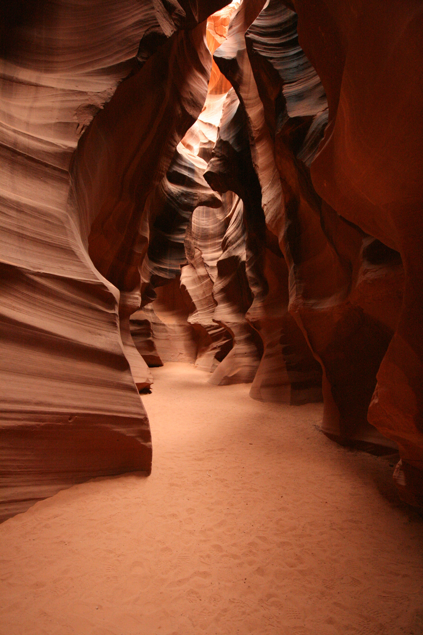 Canon EOS 400D (EOS Digital Rebel XTi / EOS Kiss Digital X) sample photo. Antelope slot canyon photography