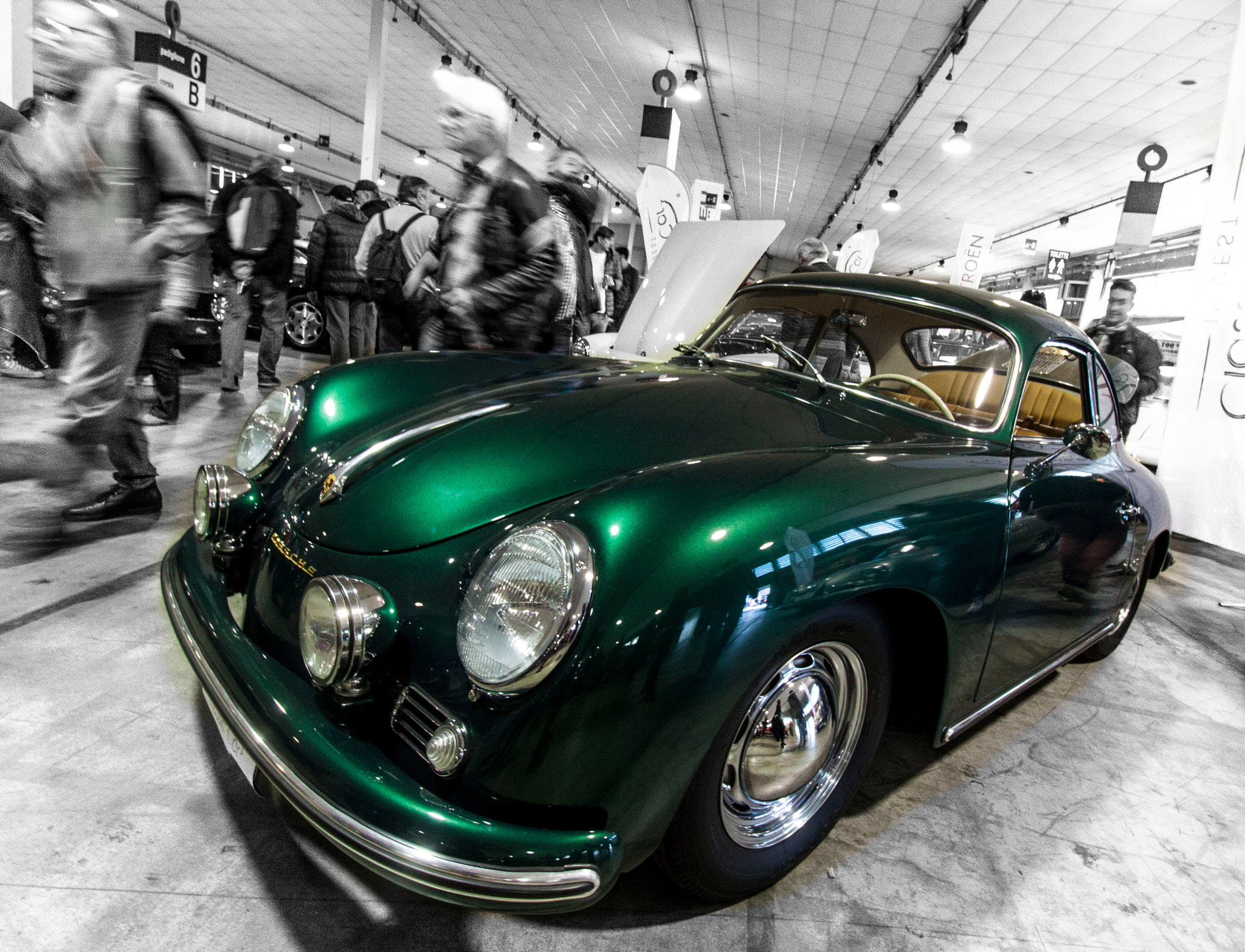 Canon EF-S 10-18mm F4.5–5.6 IS STM sample photo. Dress code photography