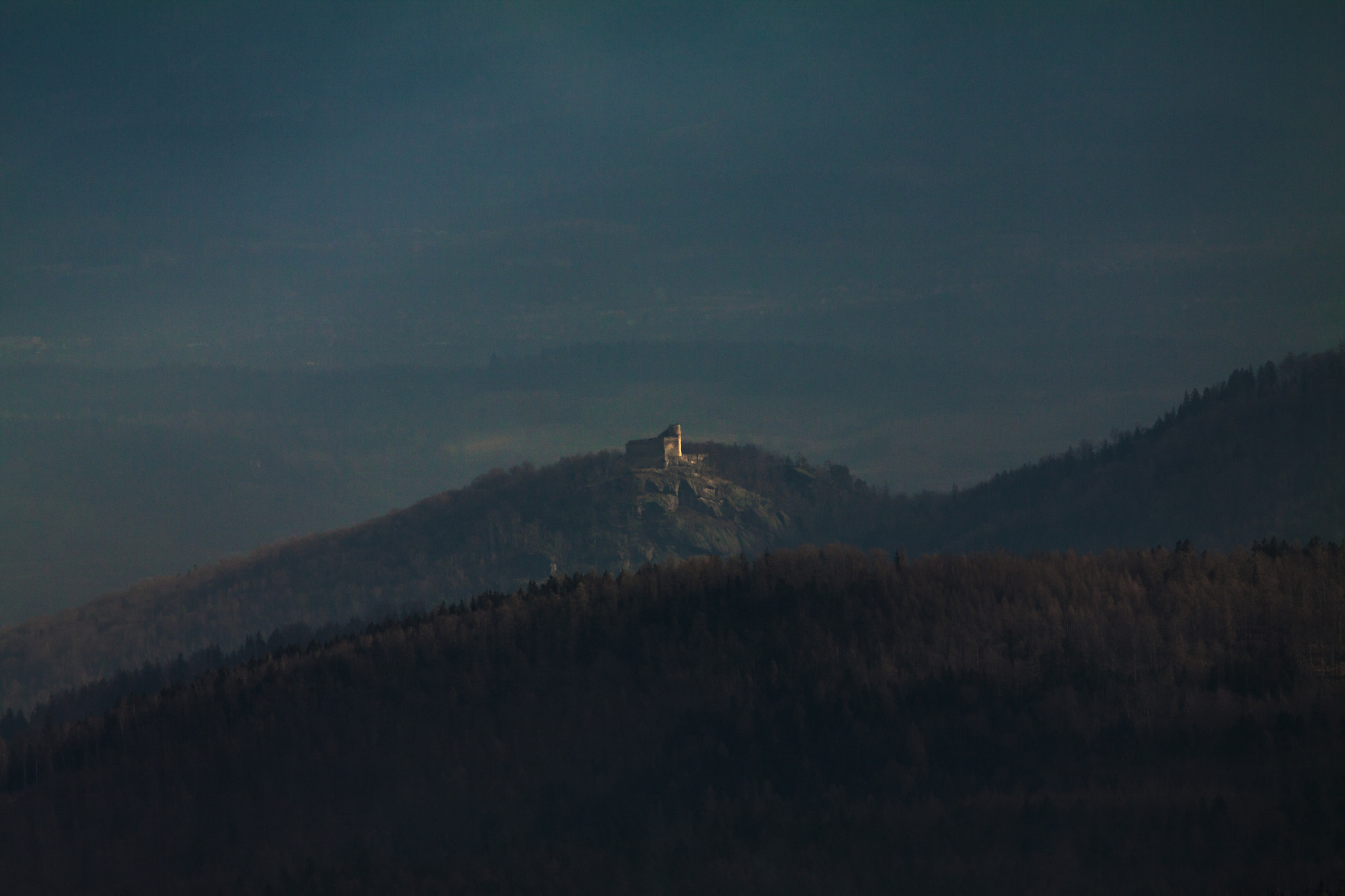 Canon EOS 50D + Canon EF 300mm F4L IS USM sample photo. Castle photography