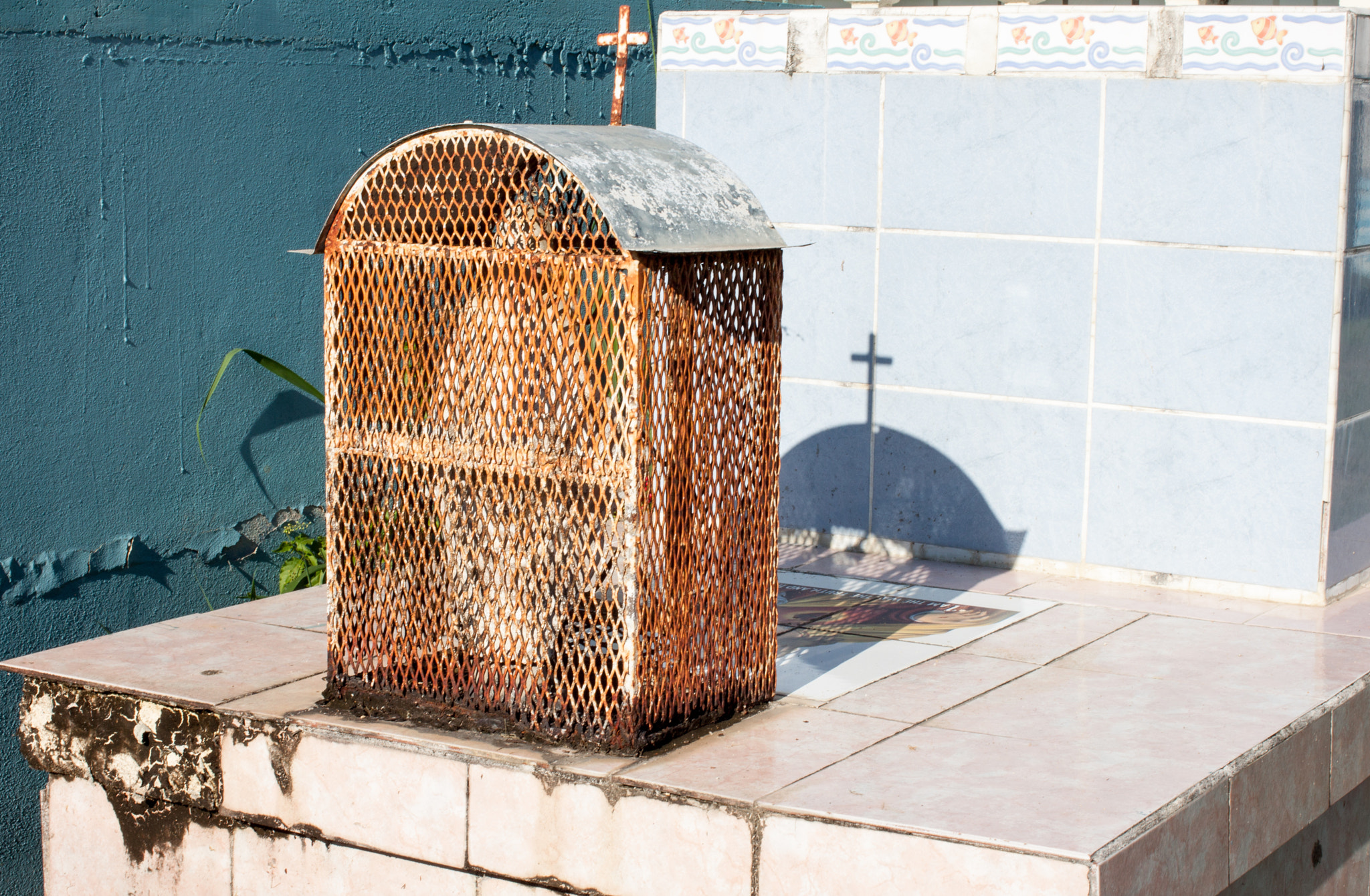 Canon EF 40mm F2.8 STM sample photo. Caged jesus at the golden hour photography