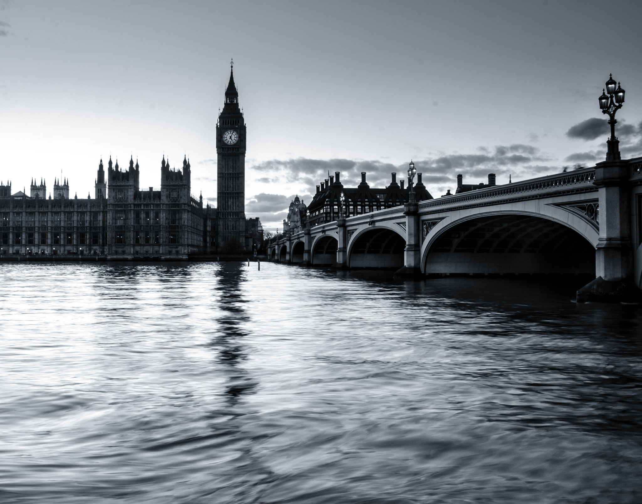 Nikon D7000 + Nikon PC-E Nikkor 24mm F3.5D ED Tilt-Shift sample photo. This is london photography