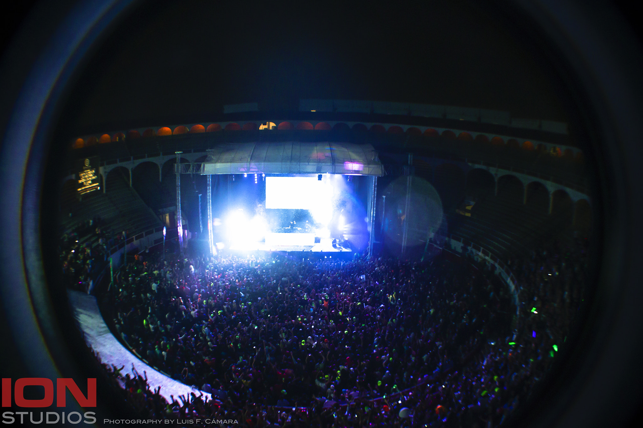 Canon EF-S 18-55mm F3.5-5.6 sample photo. Music photography