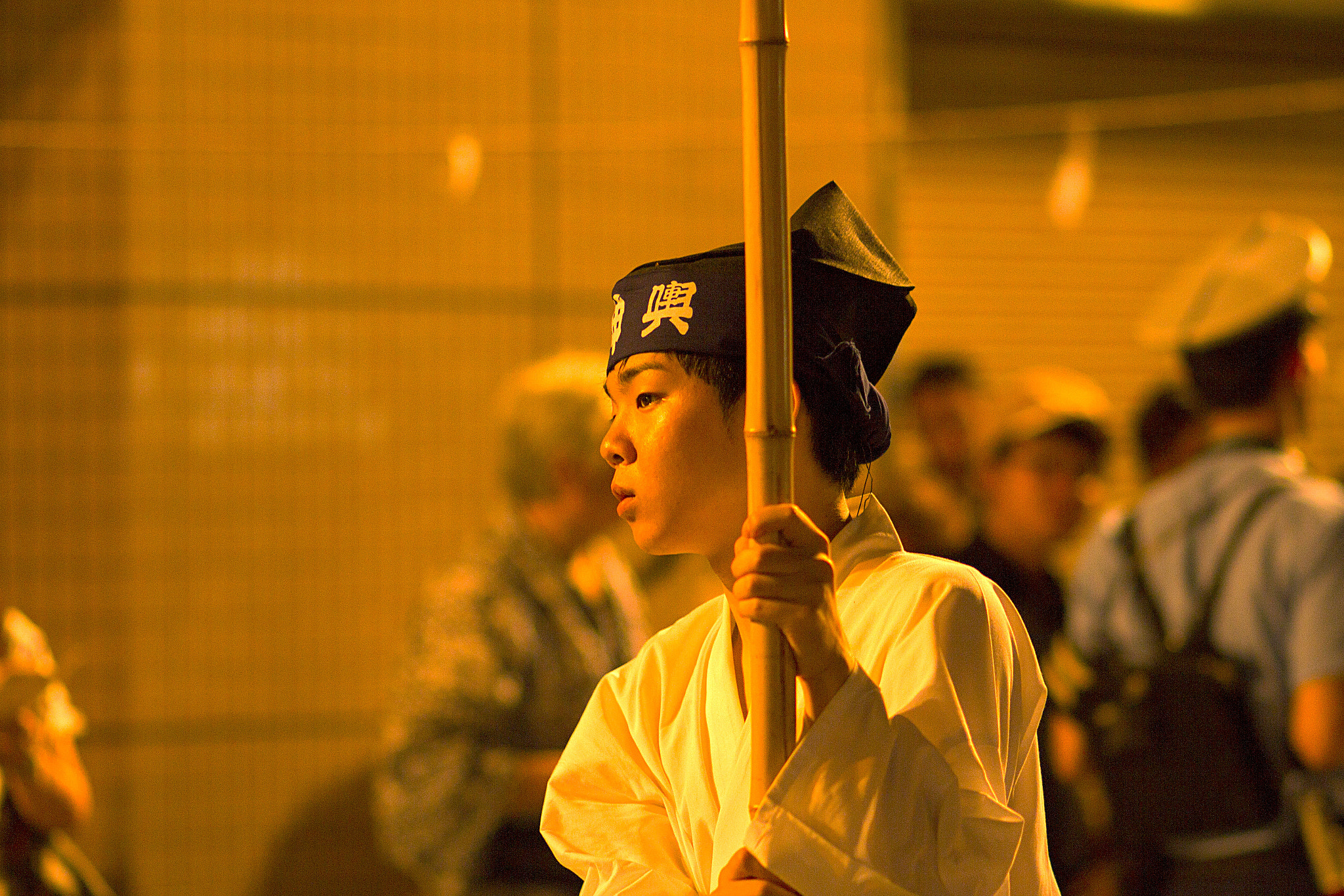Canon EOS M + Canon EF 100mm F2.0 USM sample photo. Look forward to photography