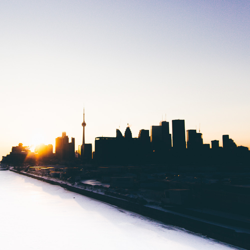 Tamron SP AF 17-50mm F2.8 XR Di II LD Aspherical (IF) sample photo. Toronto, sunset. photography