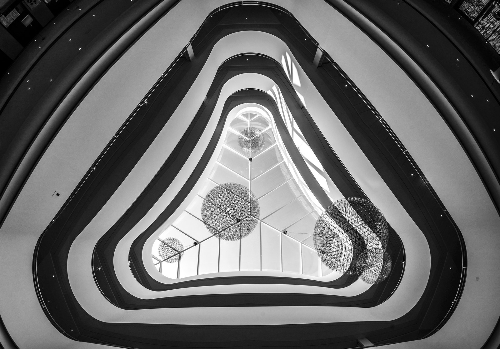 Nikon D5100 + Samyang 8mm F3.5 Aspherical IF MC Fisheye sample photo. Lines of business photography