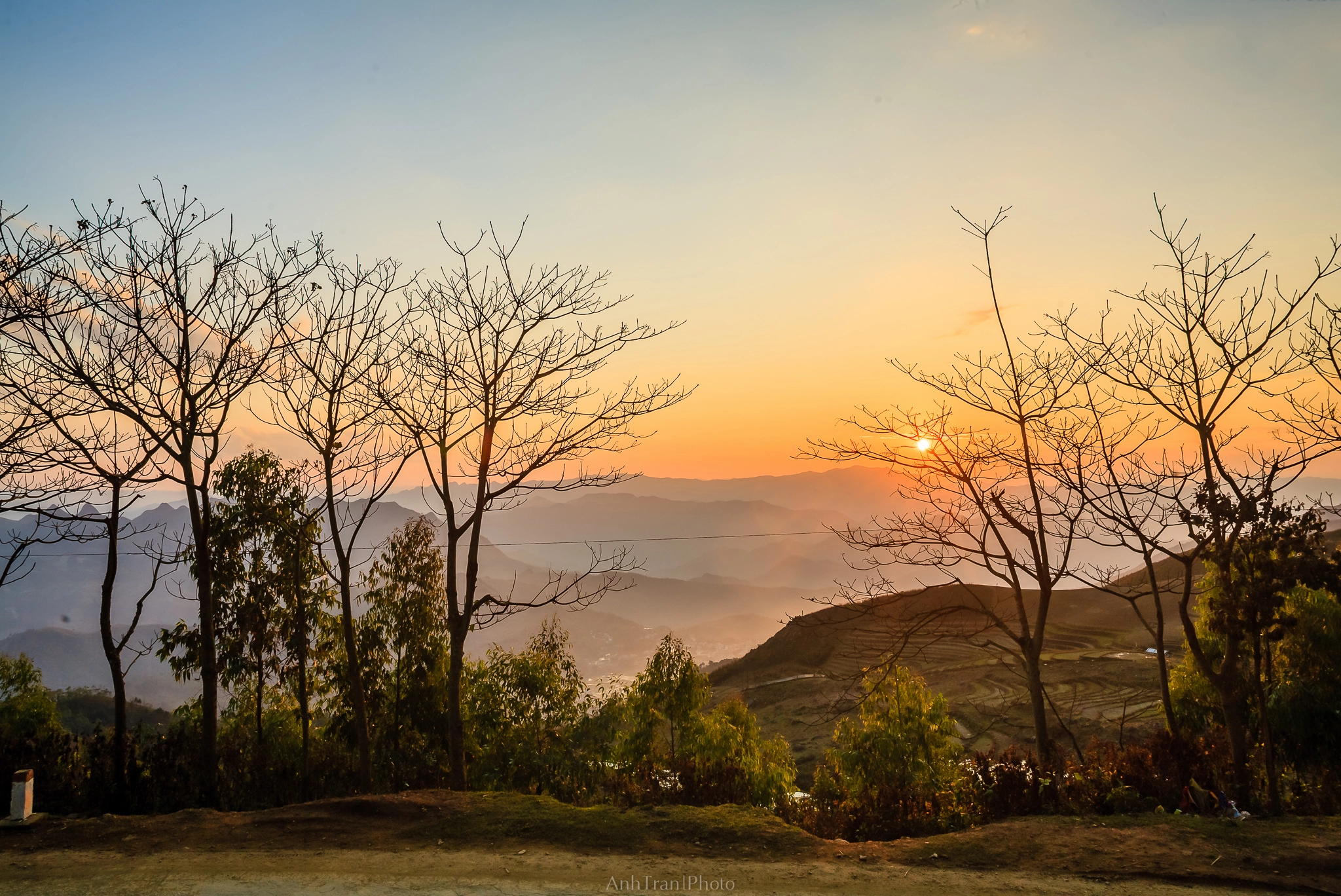 Canon EOS 5D + Sigma 24mm f/1.8 DG Macro EX sample photo. Ta xua - viet nam photography