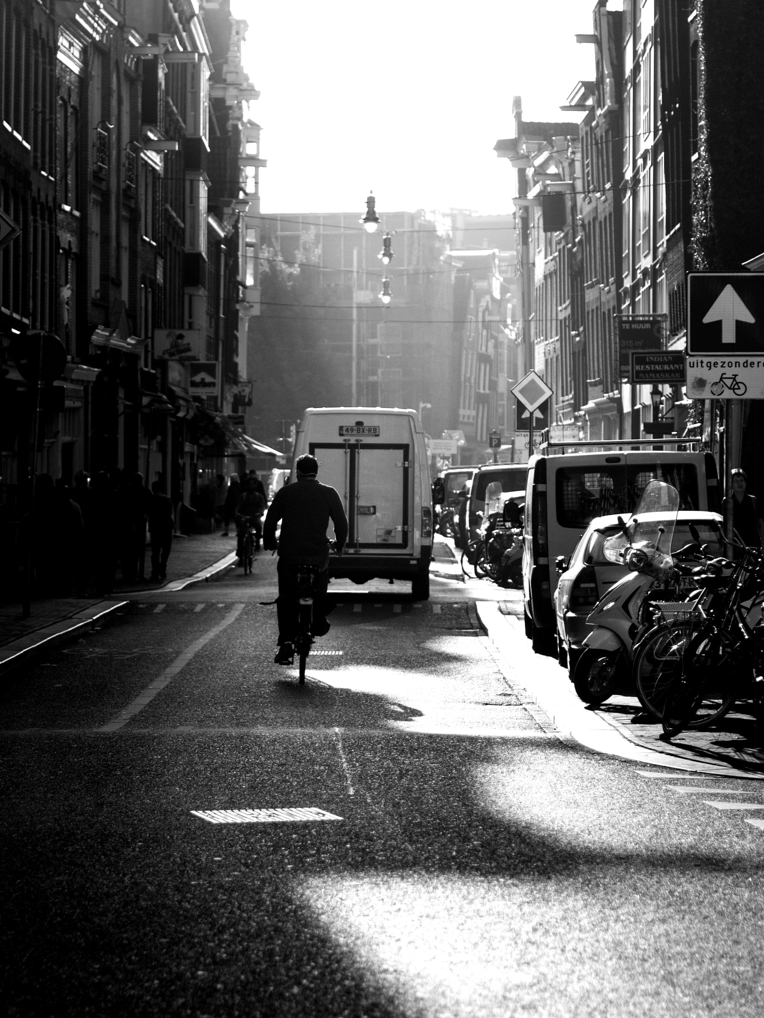 Panasonic Lumix DMC-GX7 + Olympus M.Zuiko Digital 45mm F1.8 sample photo. The shadow side of life photography