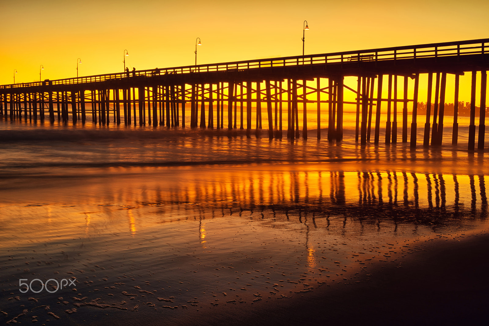 Nikon D800E + Samyang 35mm F1.4 AS UMC sample photo. Golden pier photography