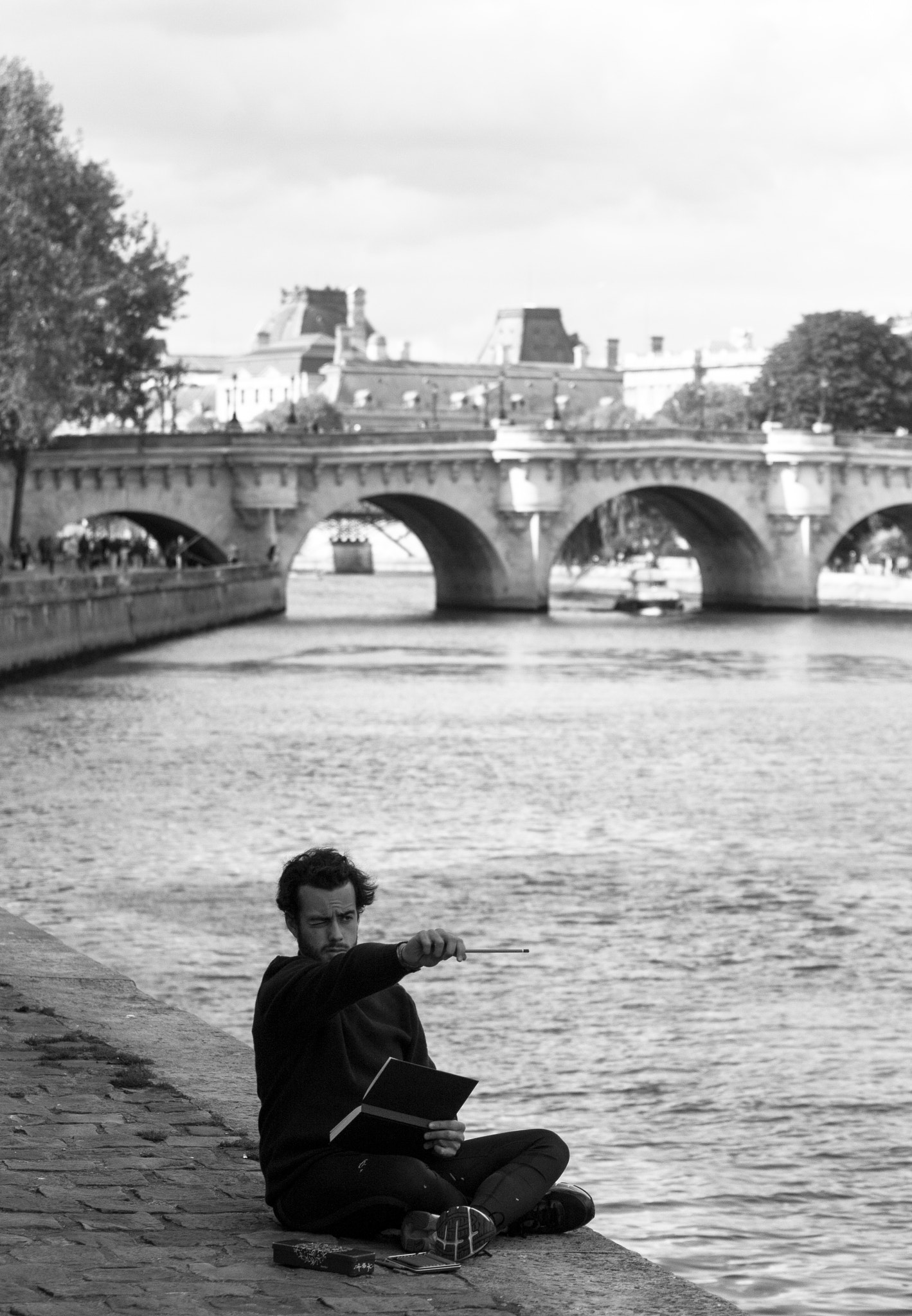 Canon EOS 450D (EOS Rebel XSi / EOS Kiss X2) + Canon EF 70-200mm F4L USM sample photo. A day along the seine, paris photography