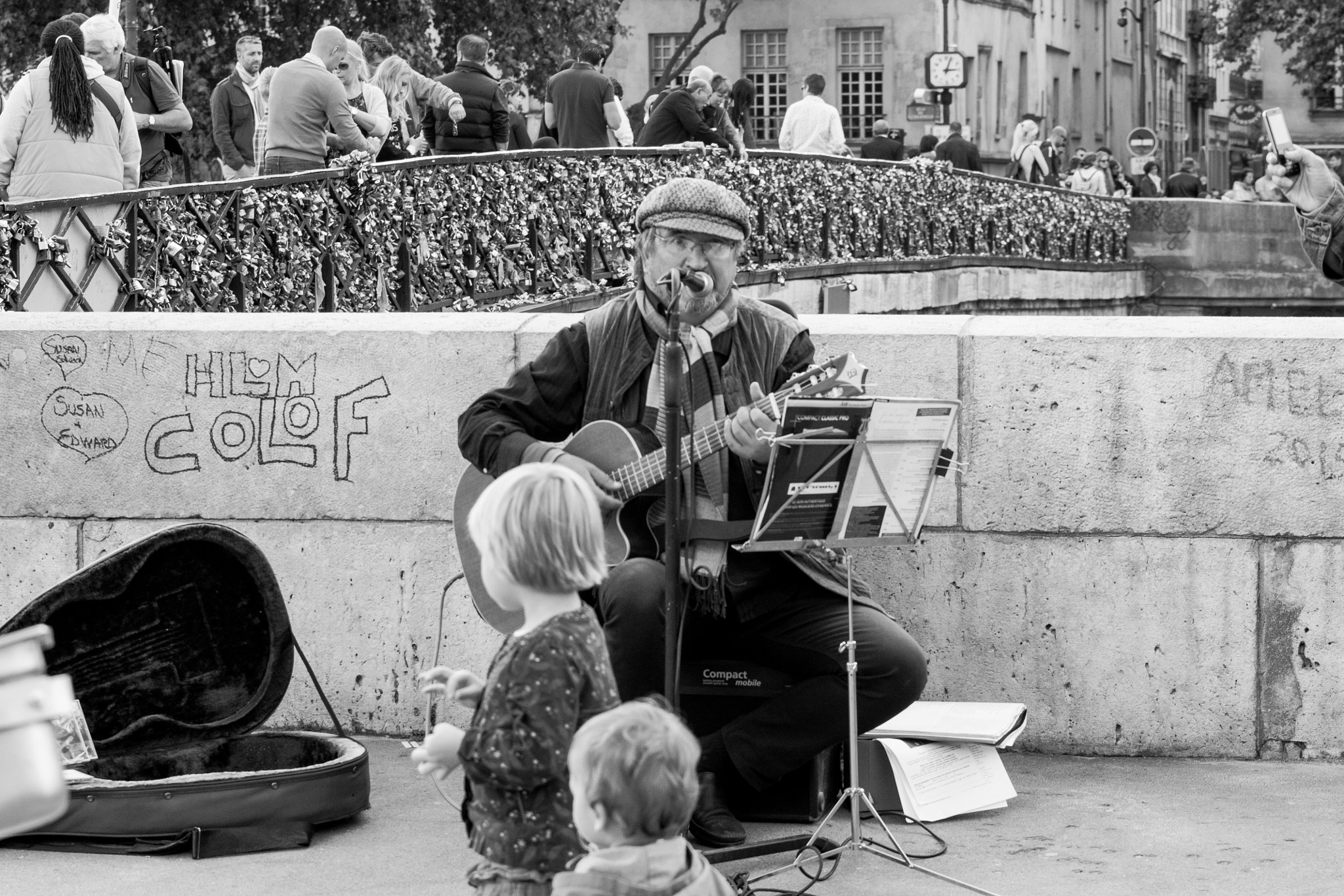 Canon EOS 450D (EOS Rebel XSi / EOS Kiss X2) + Canon EF 70-200mm F4L USM sample photo. A day along the seine, paris photography