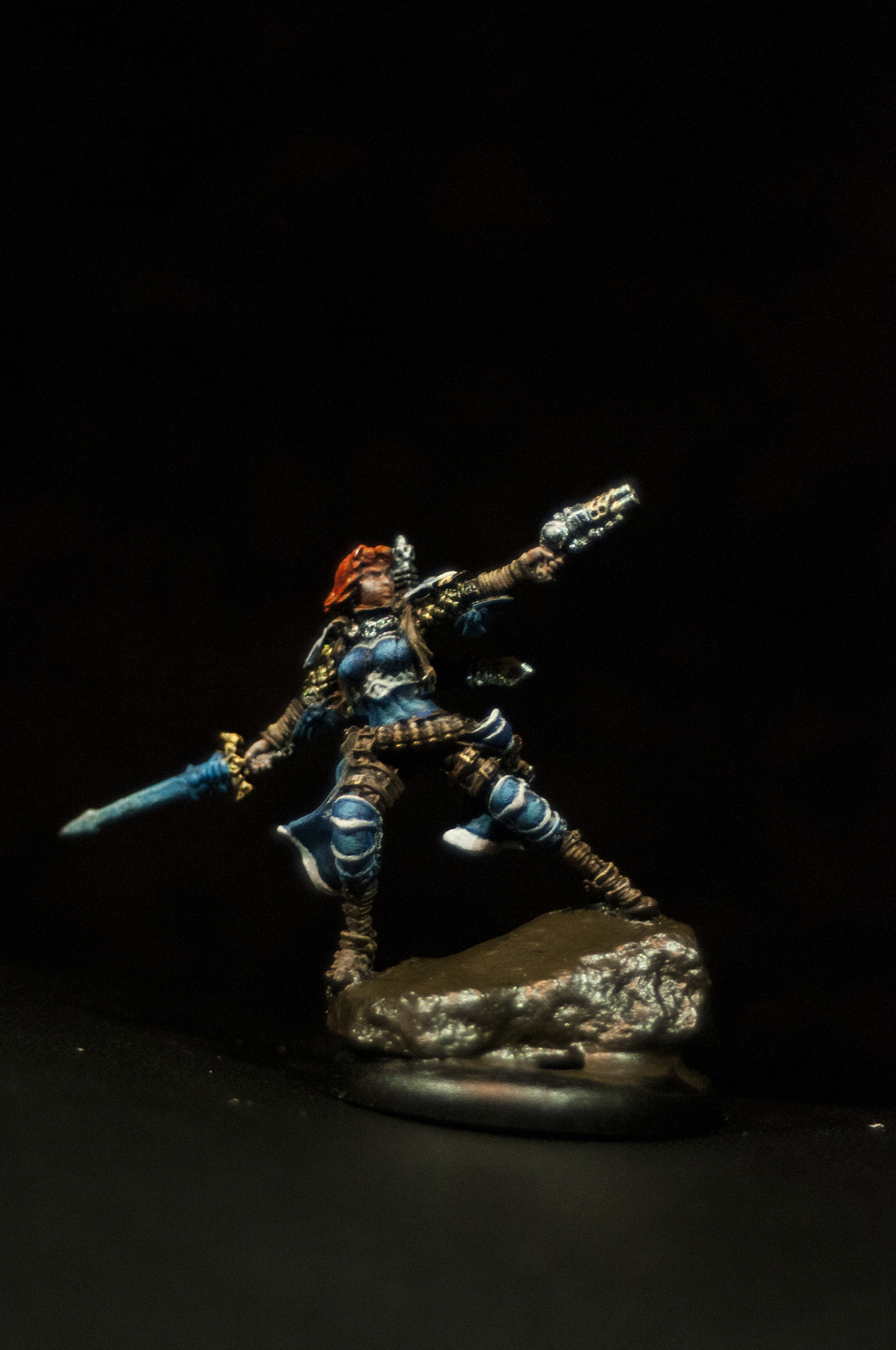 AF Zoom-Nikkor 28-80mm f/3.5-5.6D sample photo. Warmachine. photography